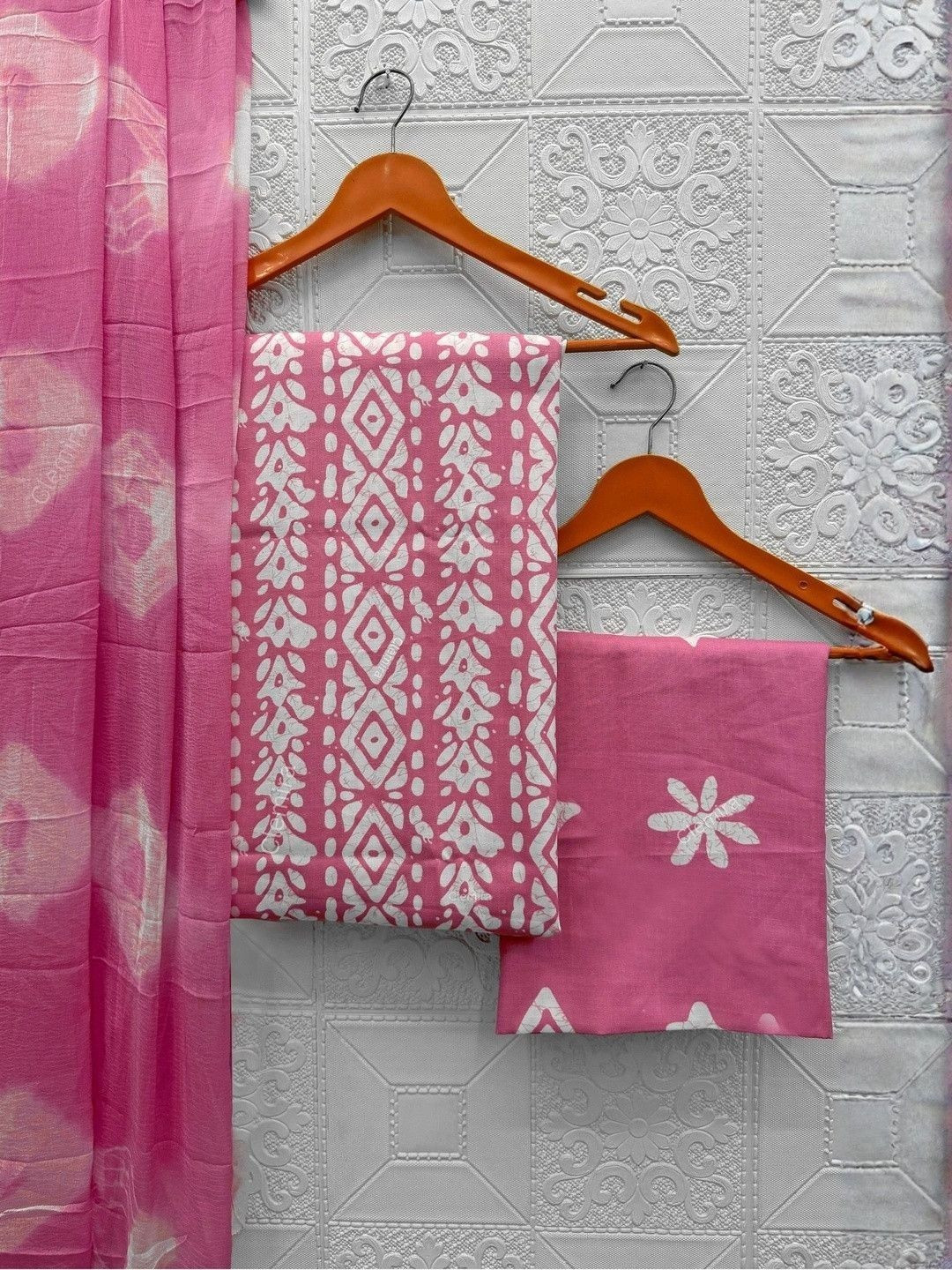 FashionsEye Printed Pure Cotton Unstitched Dress Material