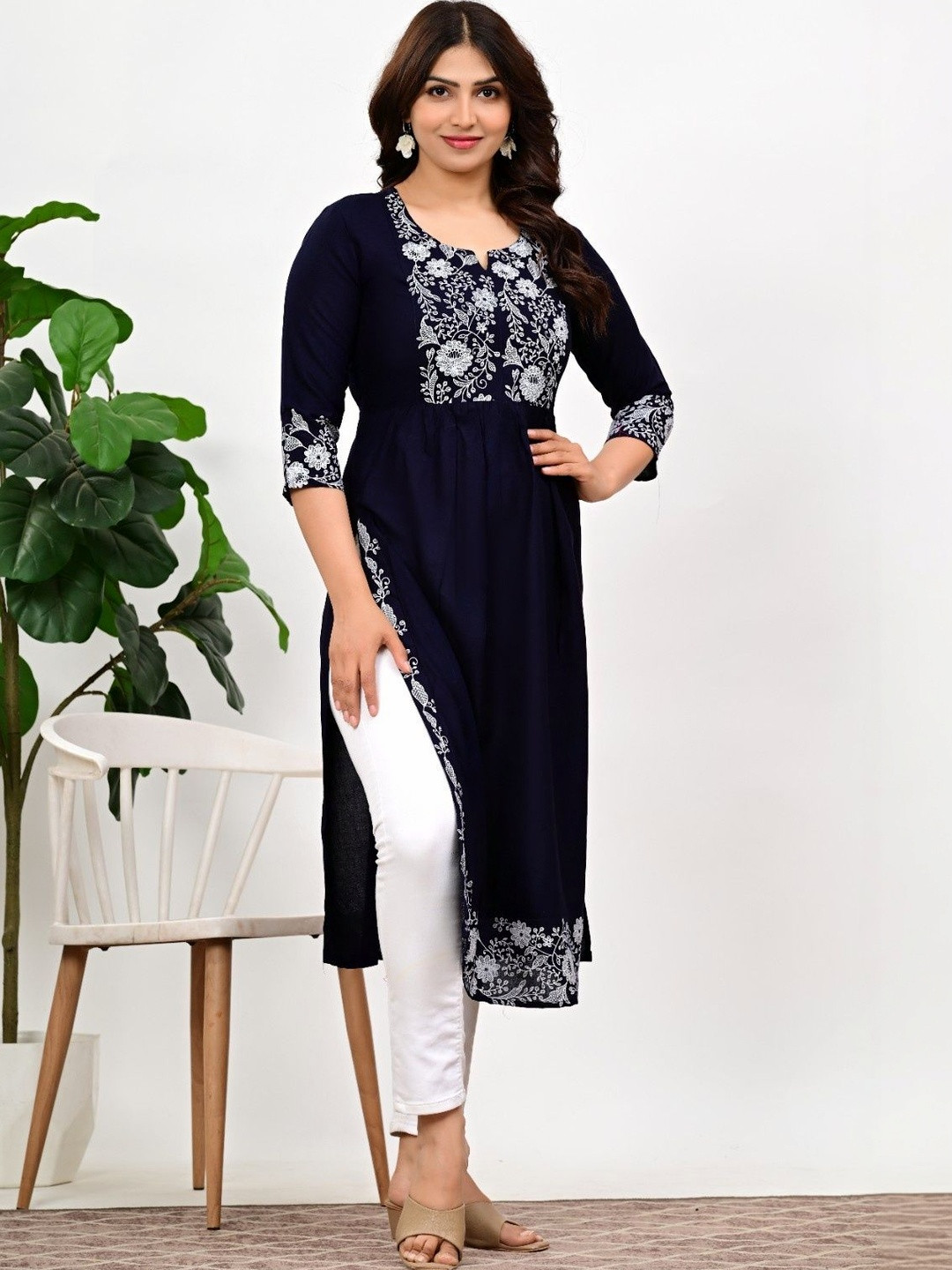 J.H Women Ethnic Motifs Embroidered Thread Work Kurta