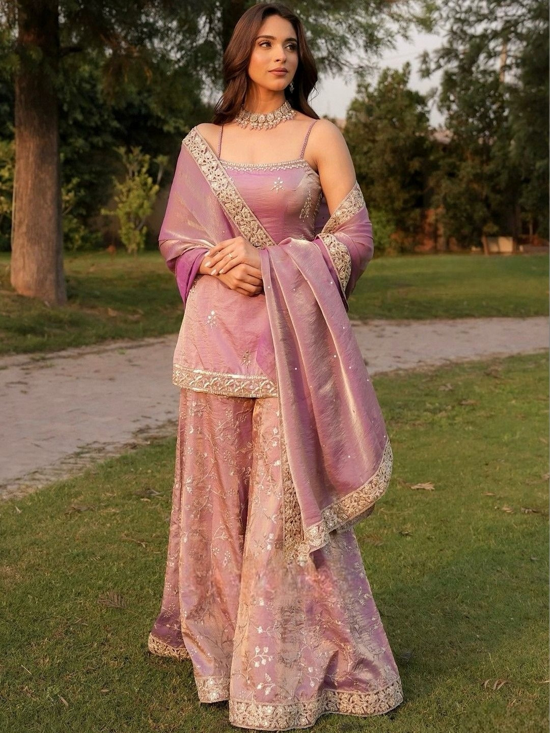 Koodii Designers Women Floral Embroidered Regular Kurta with Sharara & With Dupatta