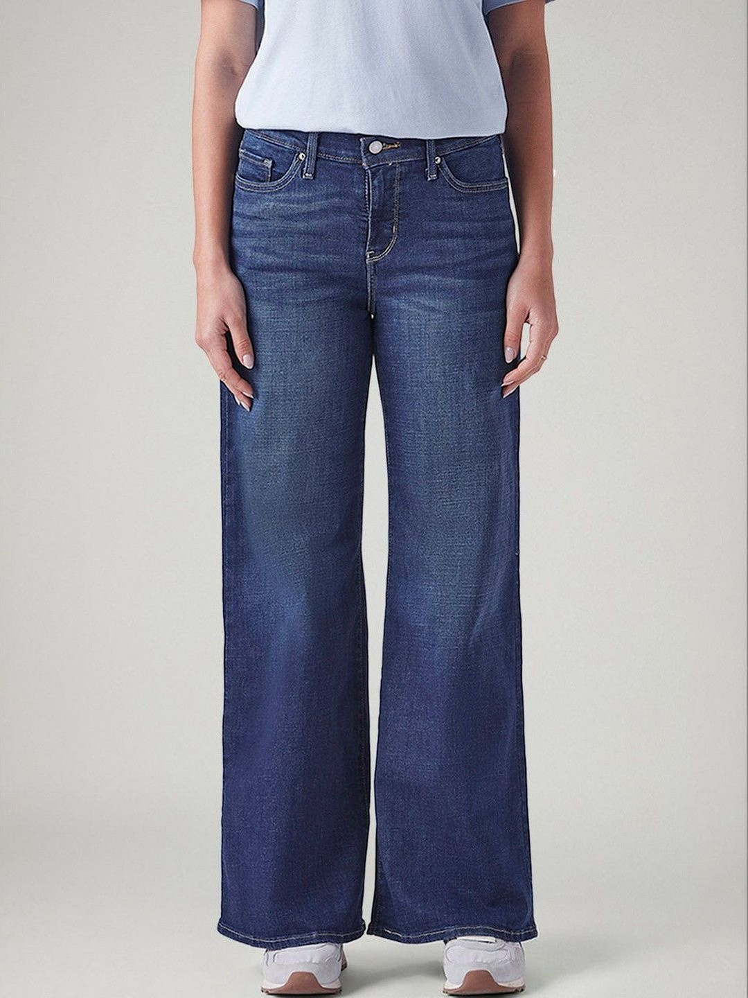 Levis Women Classic Wide Leg Mid-Rise Heavy Fade Stretchable Jeans - Image 1