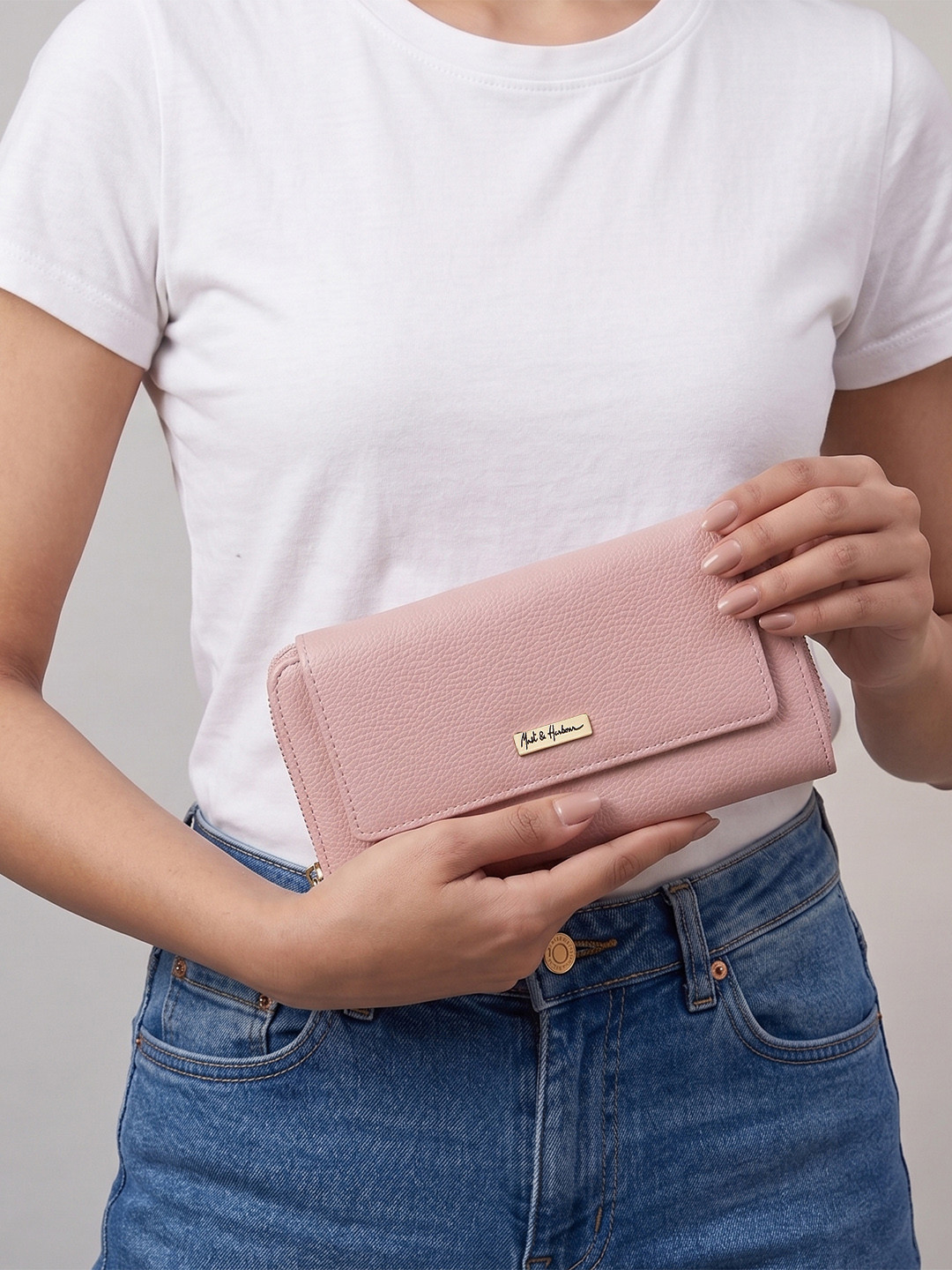 Mast & Harbour Textured Zip Around Wallet