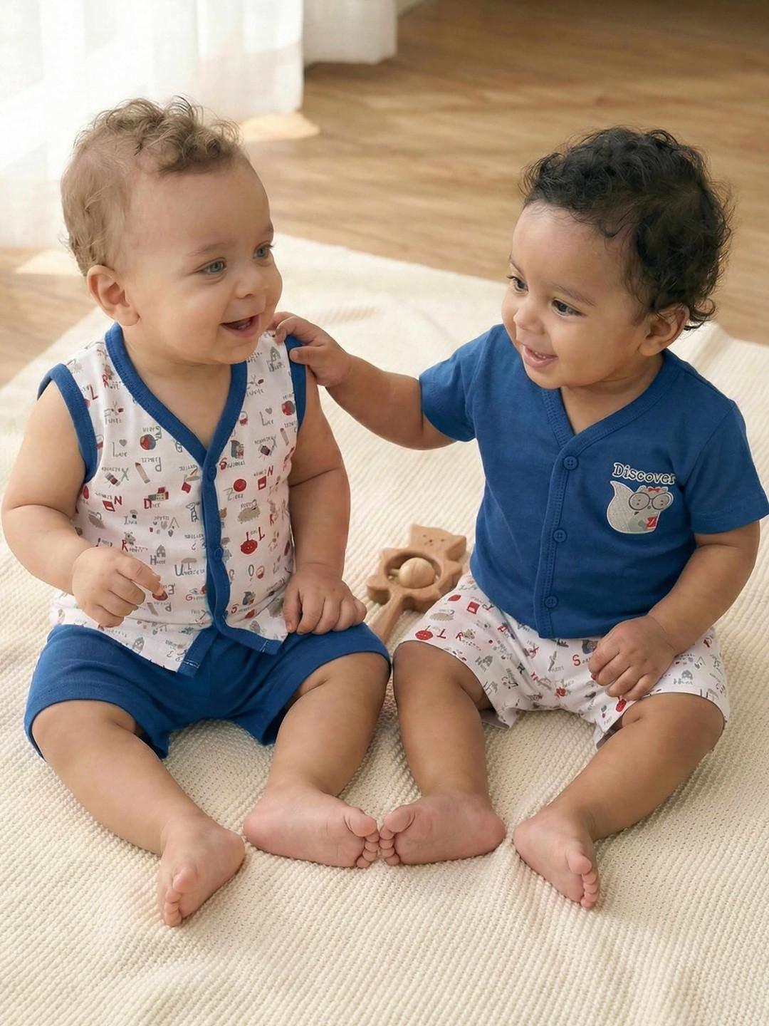 TODOS Boys Printed T-shirt with Shorts