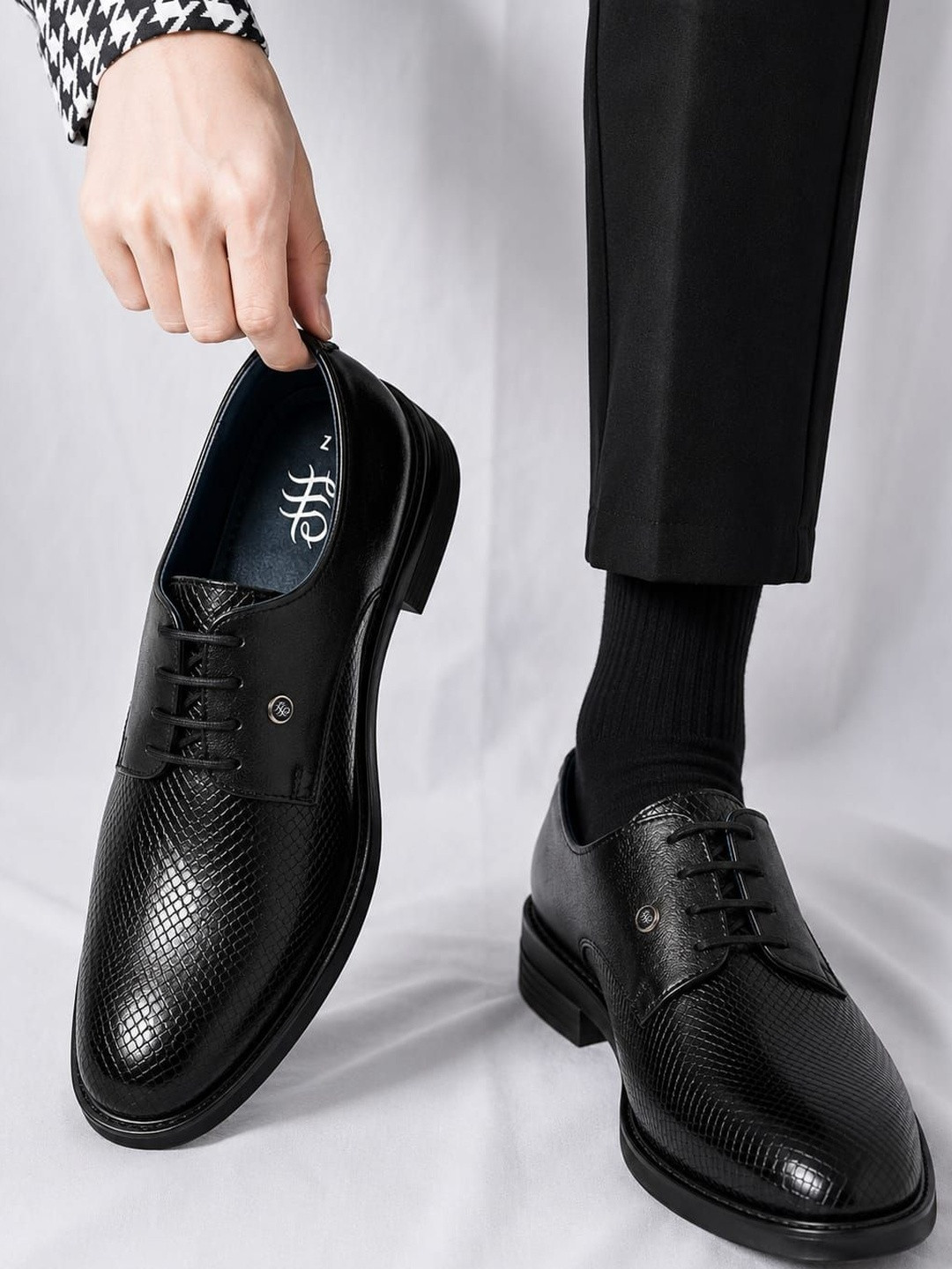 House of Pataudi Men Textured Round Toe Lace-Ups Derbys Formal Shoes