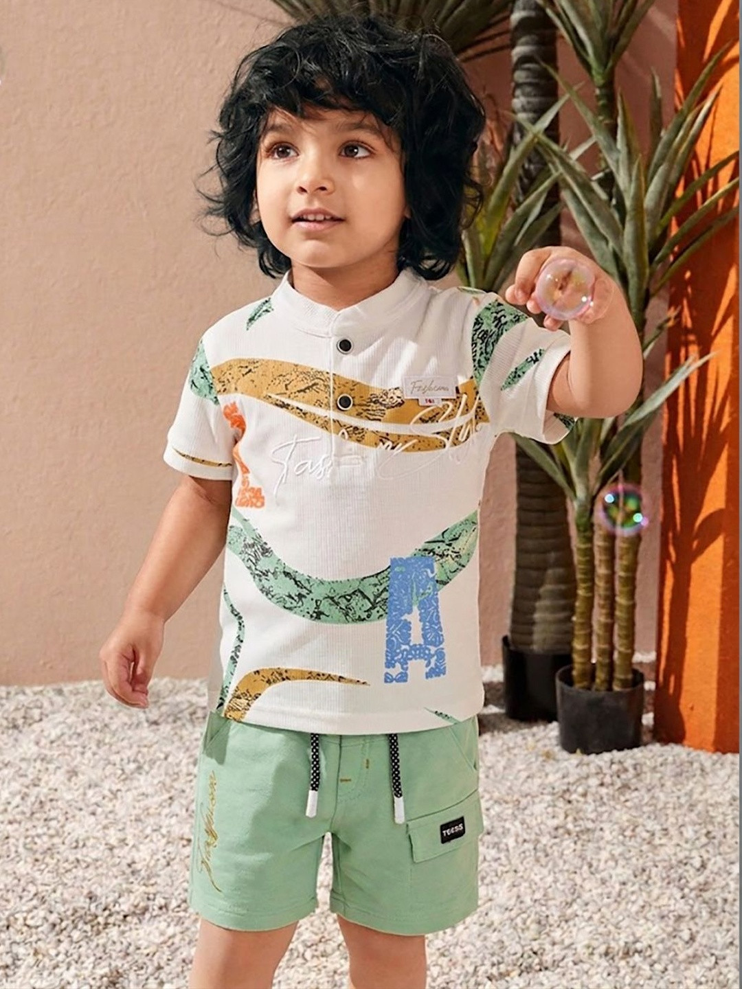 TODOS Boys Printed T-shirt with Shorts