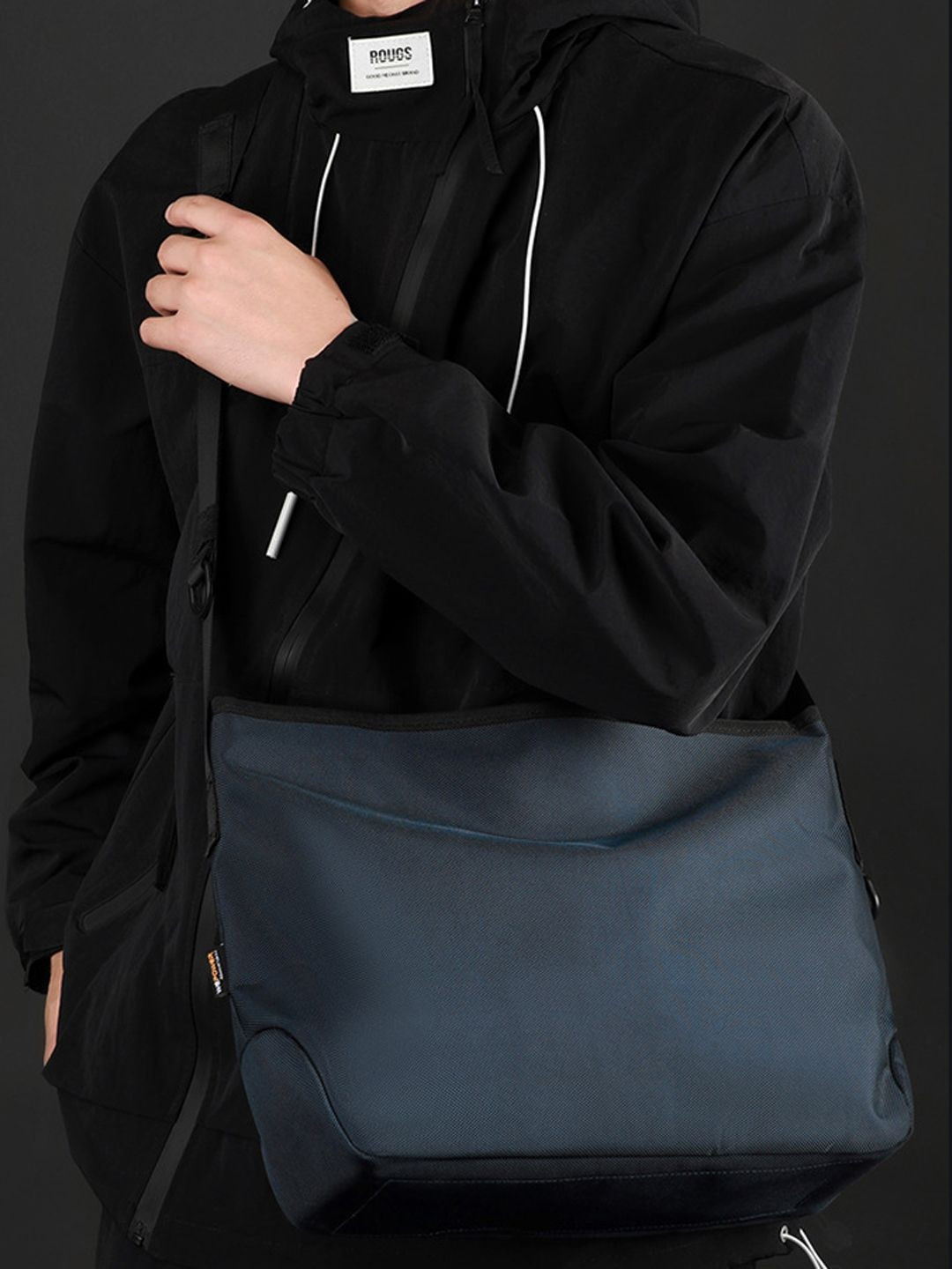 StyleCast Men Non-Padded Medium Messenger Bag
