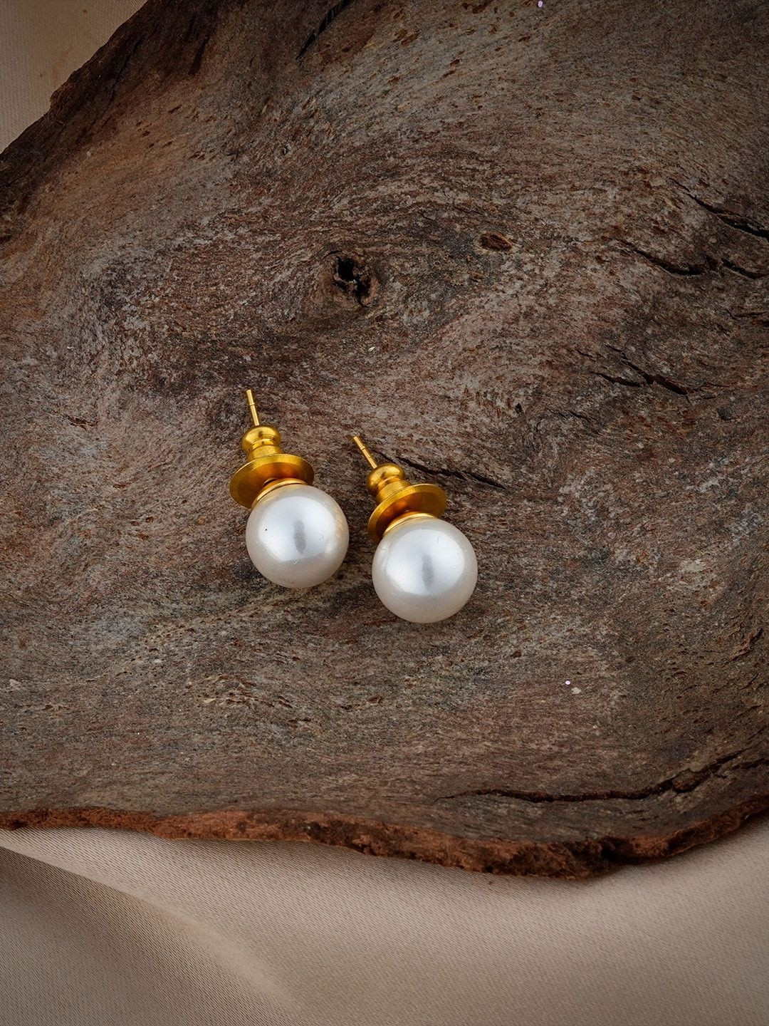 TOTAPARI Gold-Plated Circular Shaped Pearls Studs