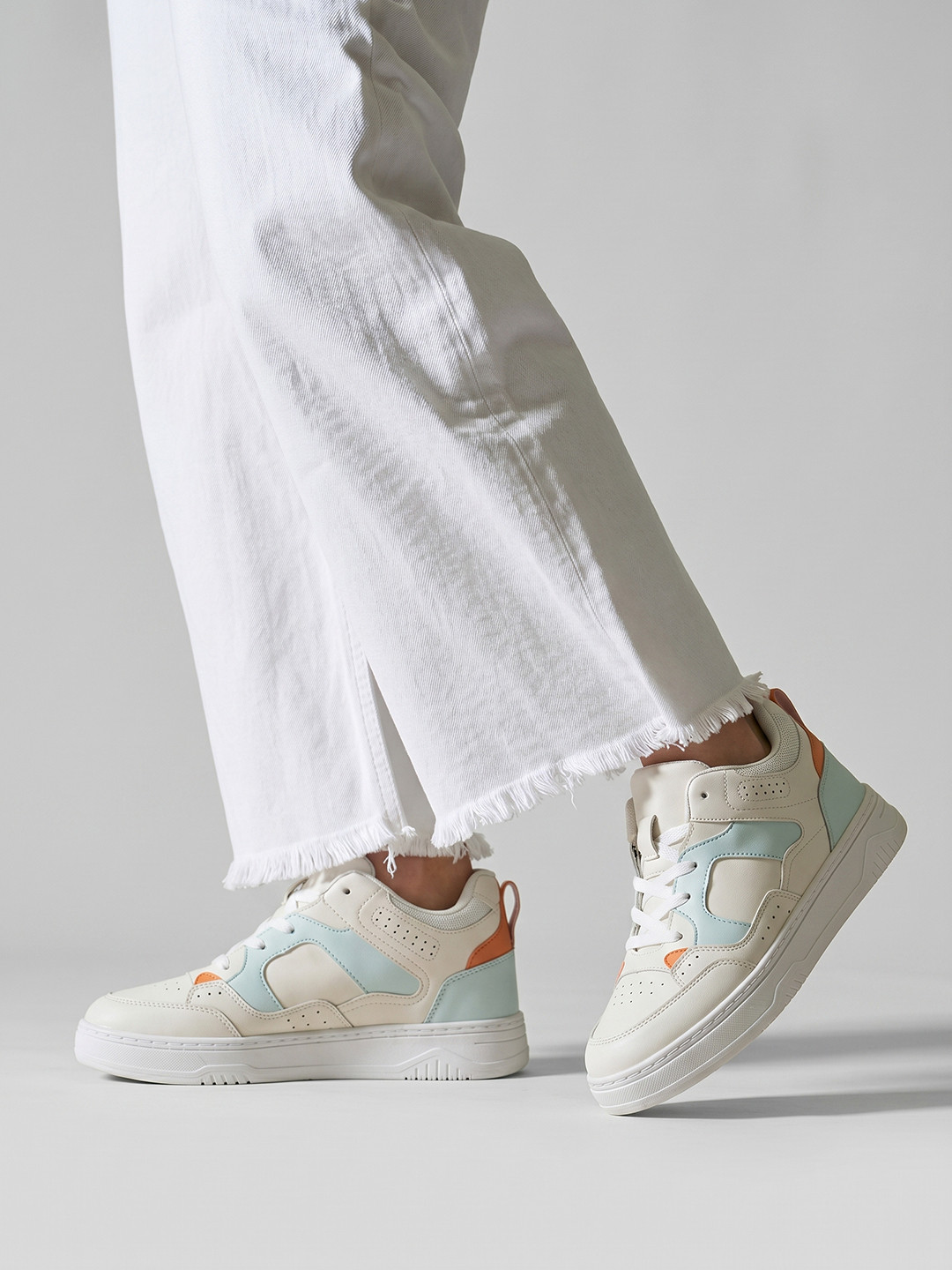 glitchez Women Colourblocked Sneakers