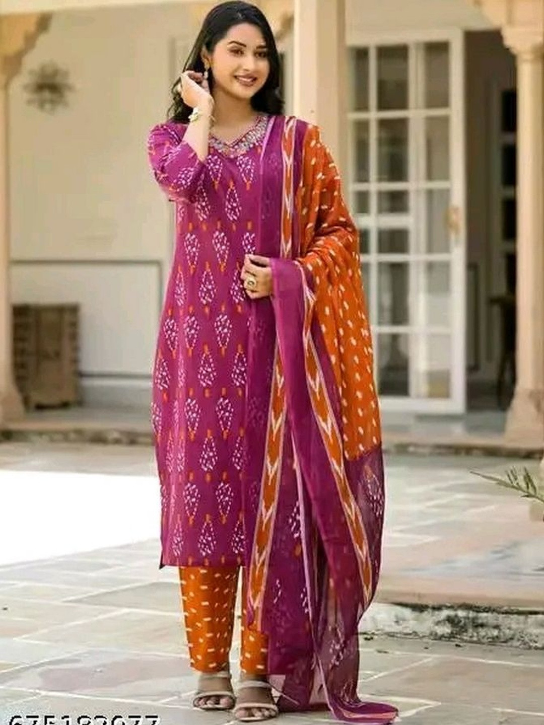 HIMAIRA FASHION Women Ethnic Motifs Printed Regular Thread Work Kurta with Trousers & With Dupatta