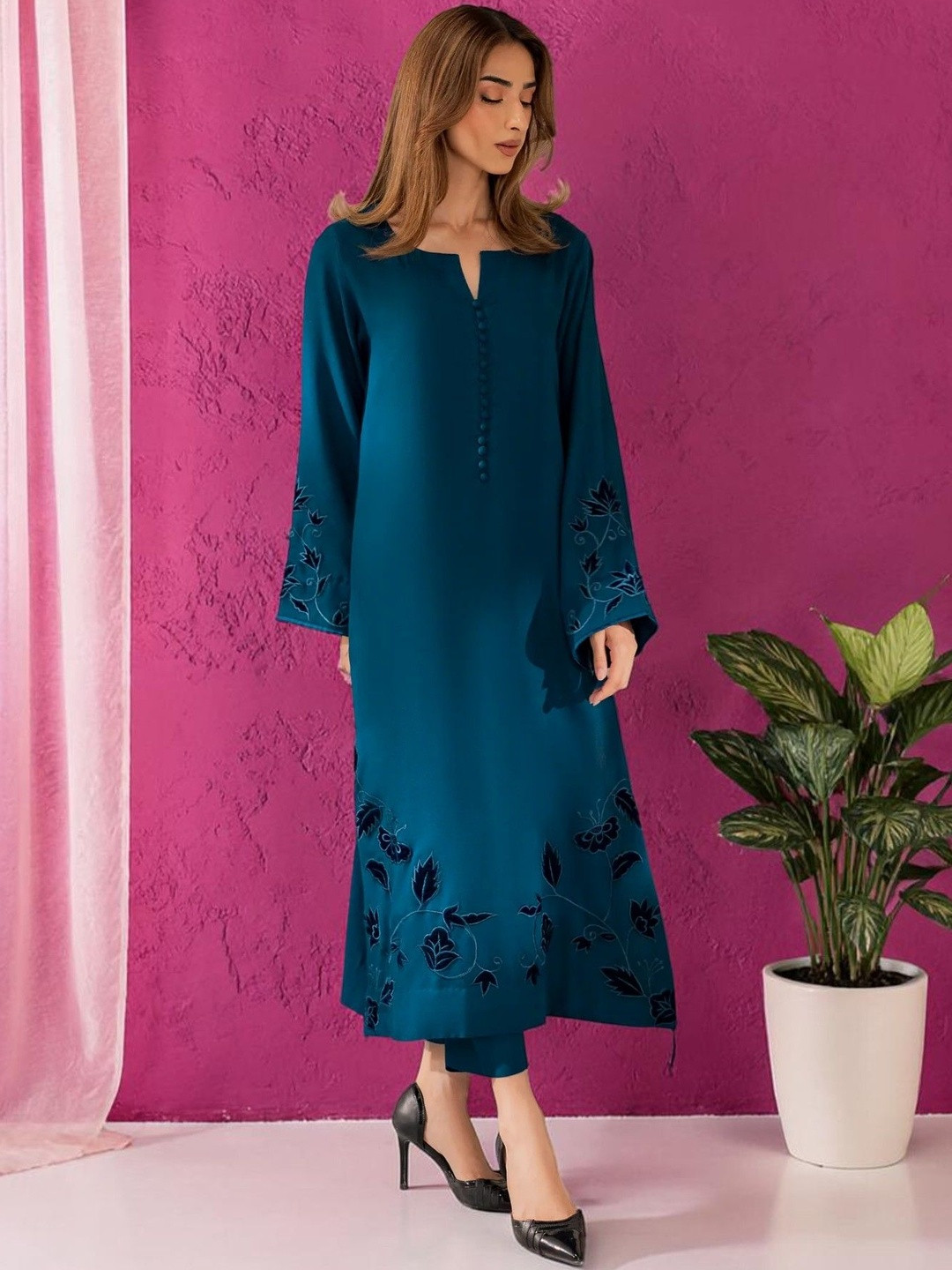 all about you Women Floral Embroidered Regular Thread Work Chanderi Silk Kurta with Trousers & With Dupatta