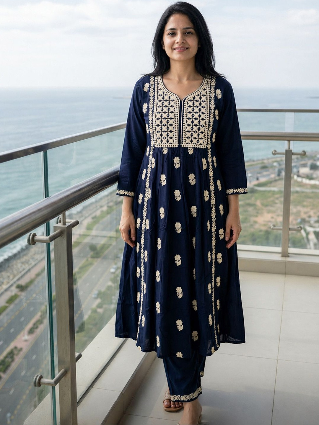 Meena Bazaar Women Ethnic Motifs Embroidered Panelled Thread Work Kurta with Trousers