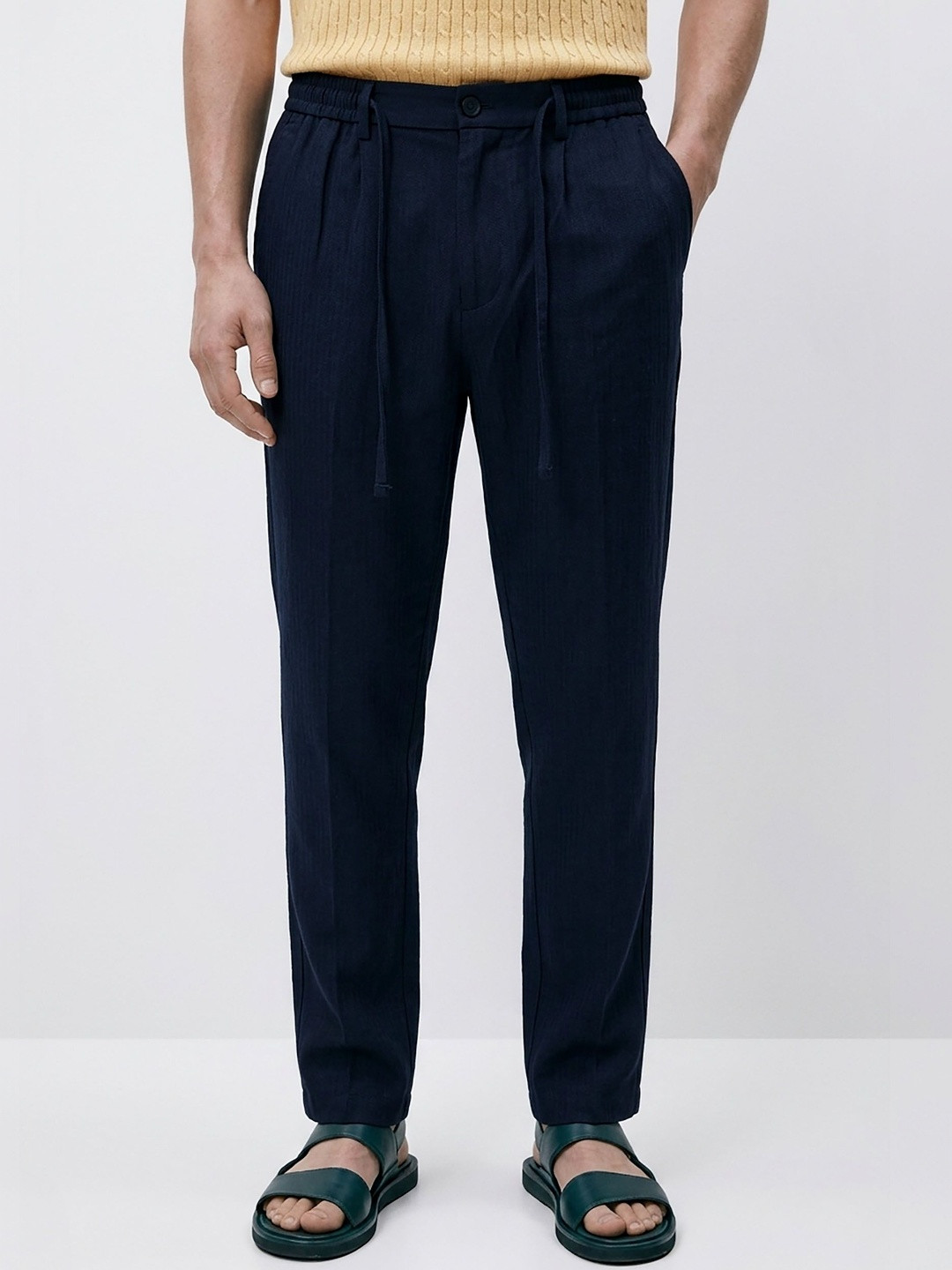 MISCHIEF MONKEY Men Striped Relaxed Pleated Trousers