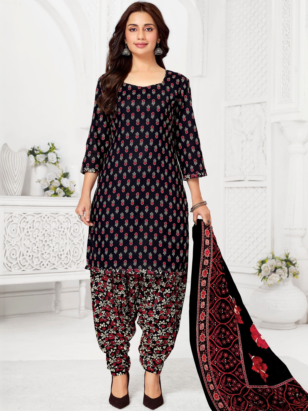 shree jeenmata collection Women Floral Printed Regular Pure Cotton Kurta with Patiala & With Dupatta