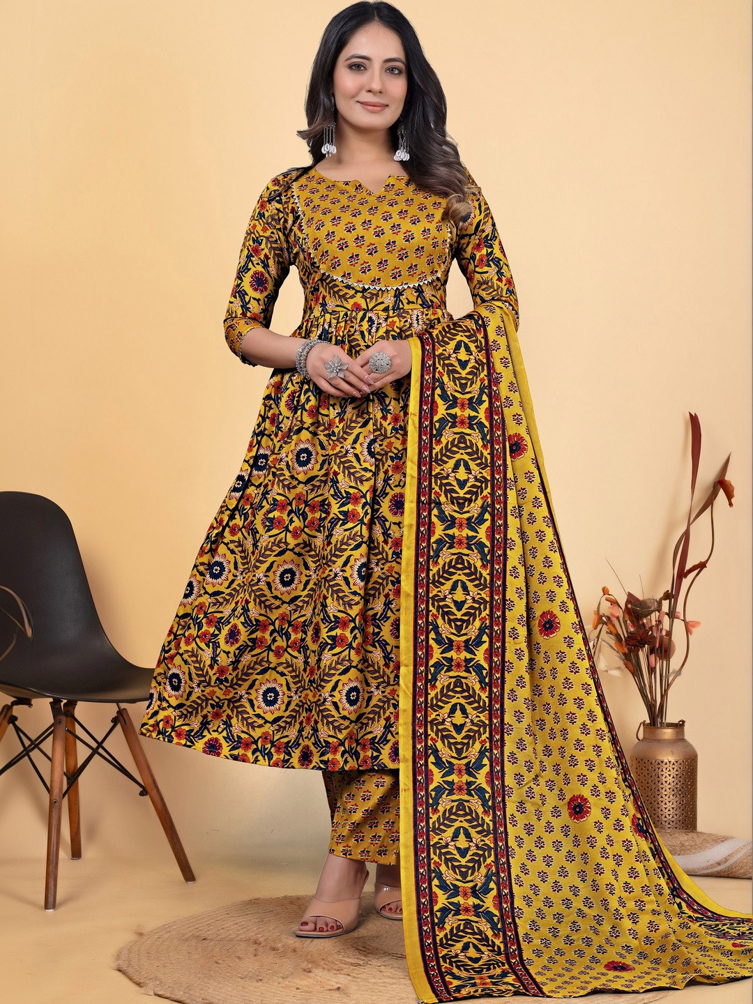 Kalavritta Women Floral Printed Empire Kurta with Trousers & With Dupatta