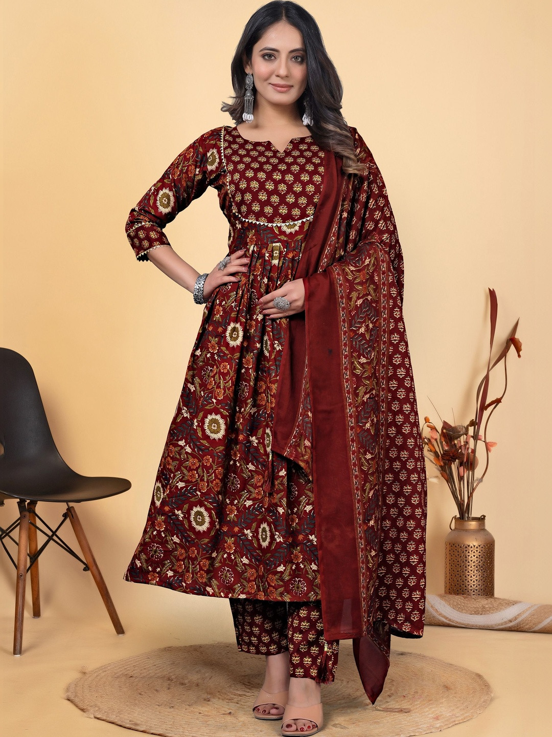 Kalavritta Women Floral Printed Empire Kurta with Trousers & With Dupatta