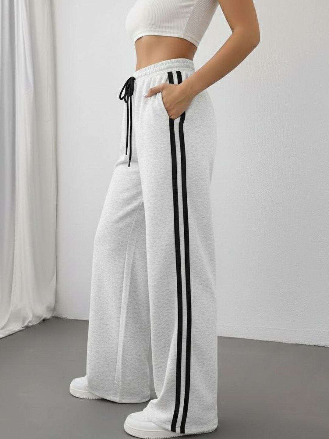 IRONDYE Women Relaxed Fit Colourblocked Track Pants