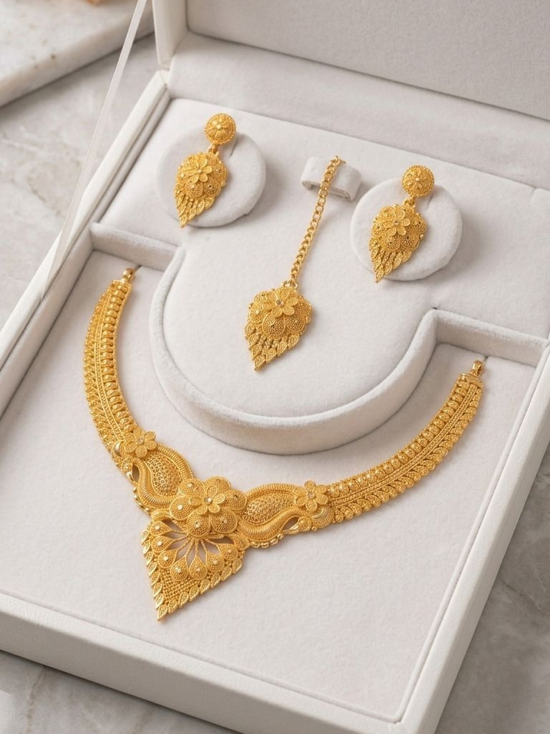 LILY Necklace and Earrings