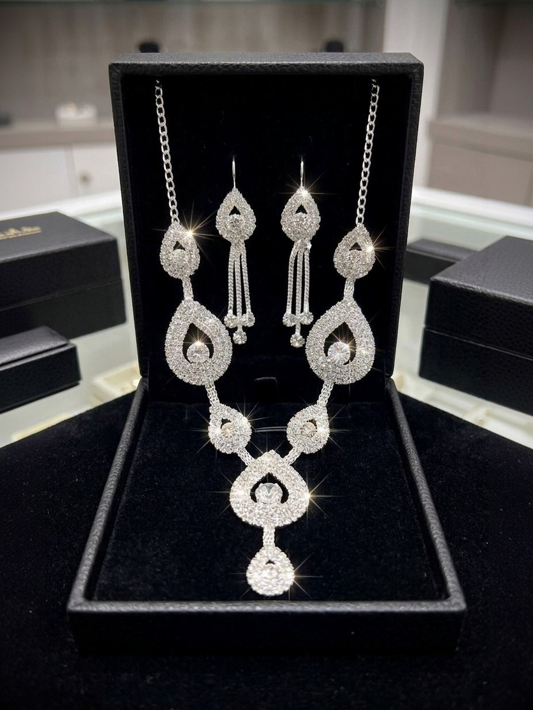 LILY Necklace and Earrings