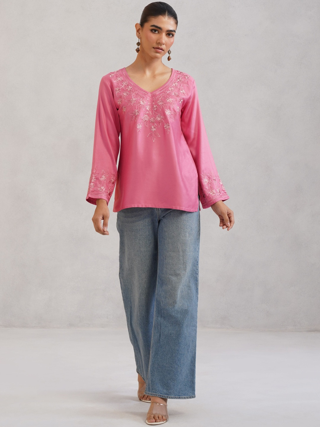 colorkosh Women Floral Pink Ethnic Motifs Embroidered Thread Work Sleeveless Kurta