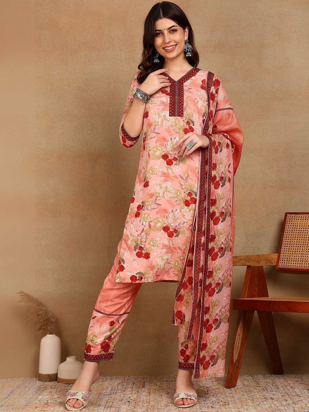 Milvia Women Floral Printed Regular Thread Work Kurta with Trousers & With Dupatta