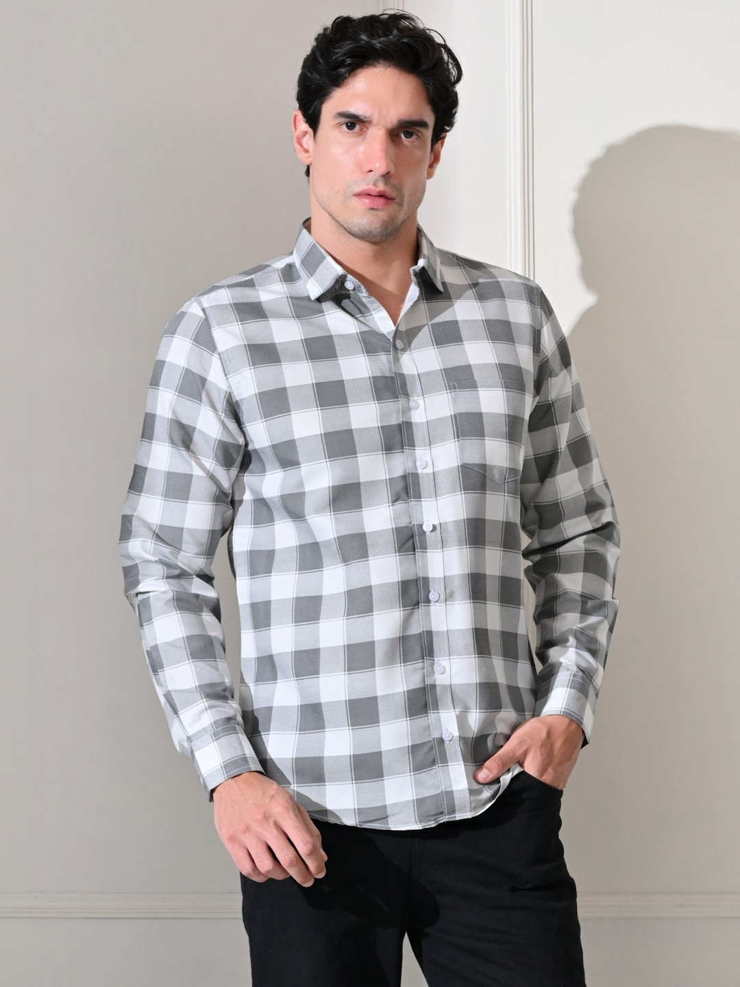 Vallengud Men Standard Gingham Checks Checked Casual Shirt