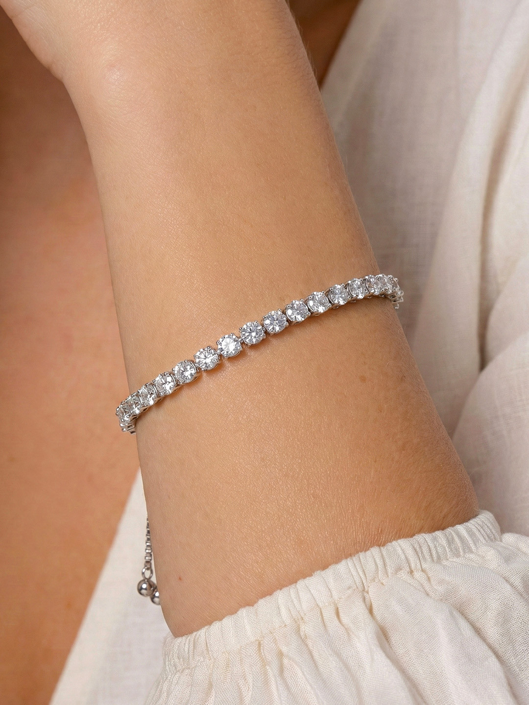 Peora Women Cubic Zirconia Silver-Plated Charm Bracelet