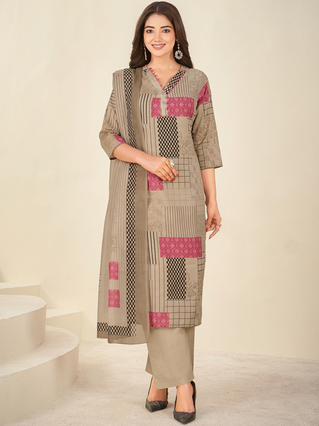 IOLY Women Printed Regular Pure Cotton Kurta with Trousers & With Dupatta