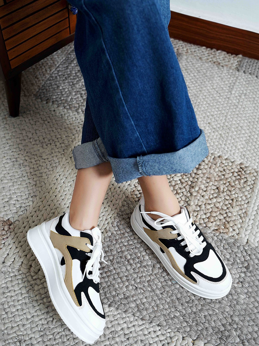 Shoeluxe Women Colourblocked Sneakers