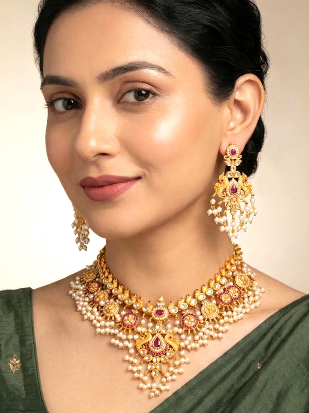 Peora Gold-Toned & Off White South Indian Traditional Style Jewellery Set