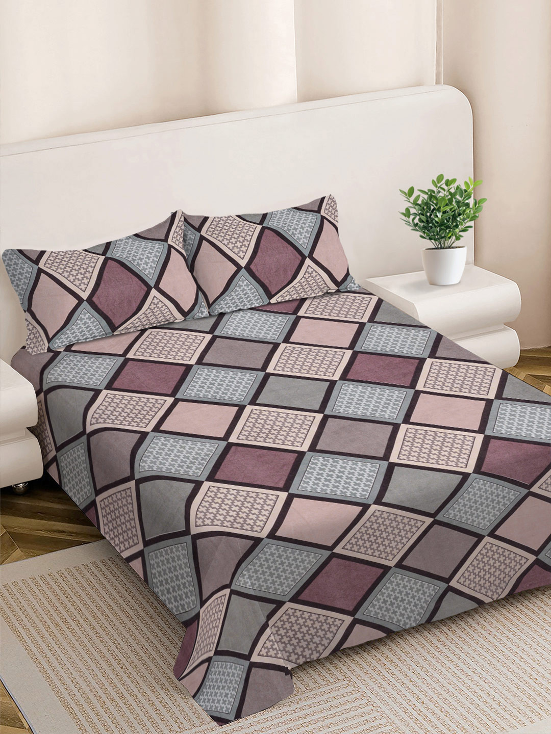 FABINALIV Multicoloured Geometric King Bedsheet with 2 Pillow Covers