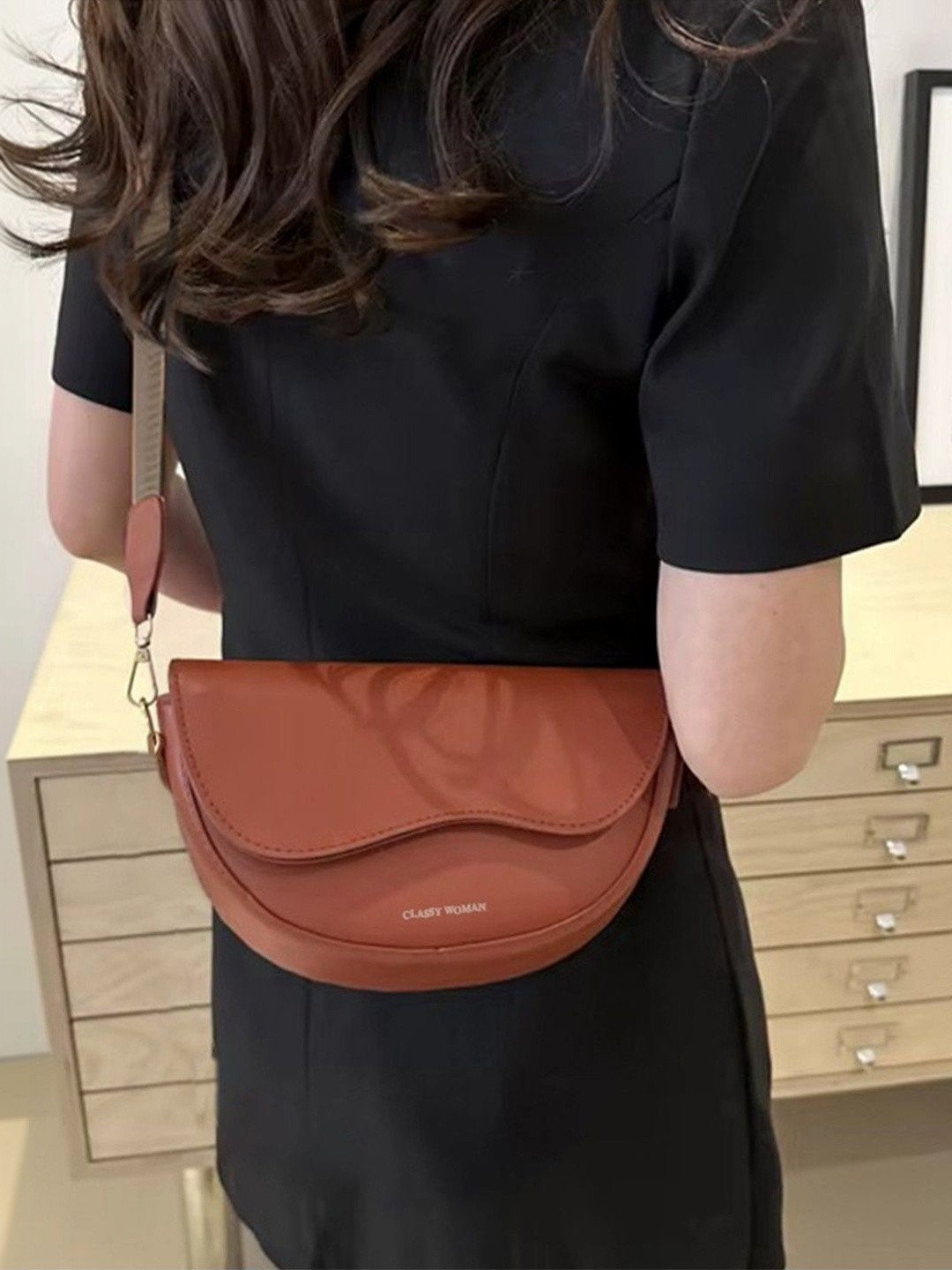 CLASSY WOMEN PU Sling Bag