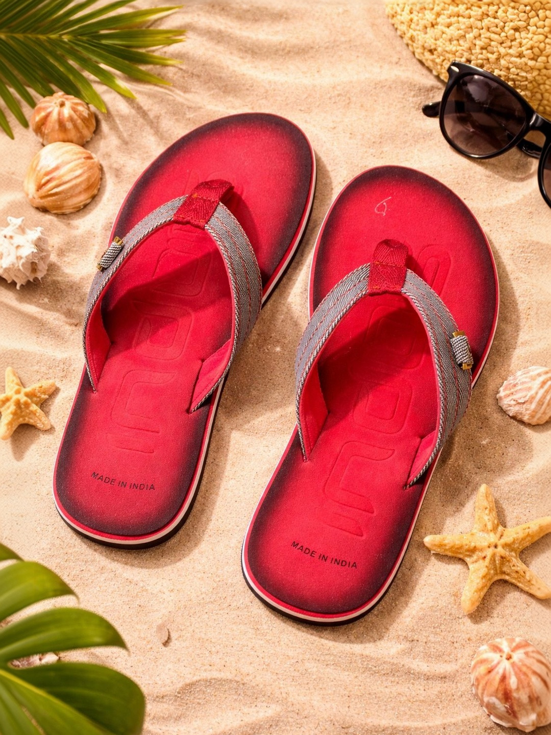 GRX Men Colourblocked Rubber Thong Flip-Flops