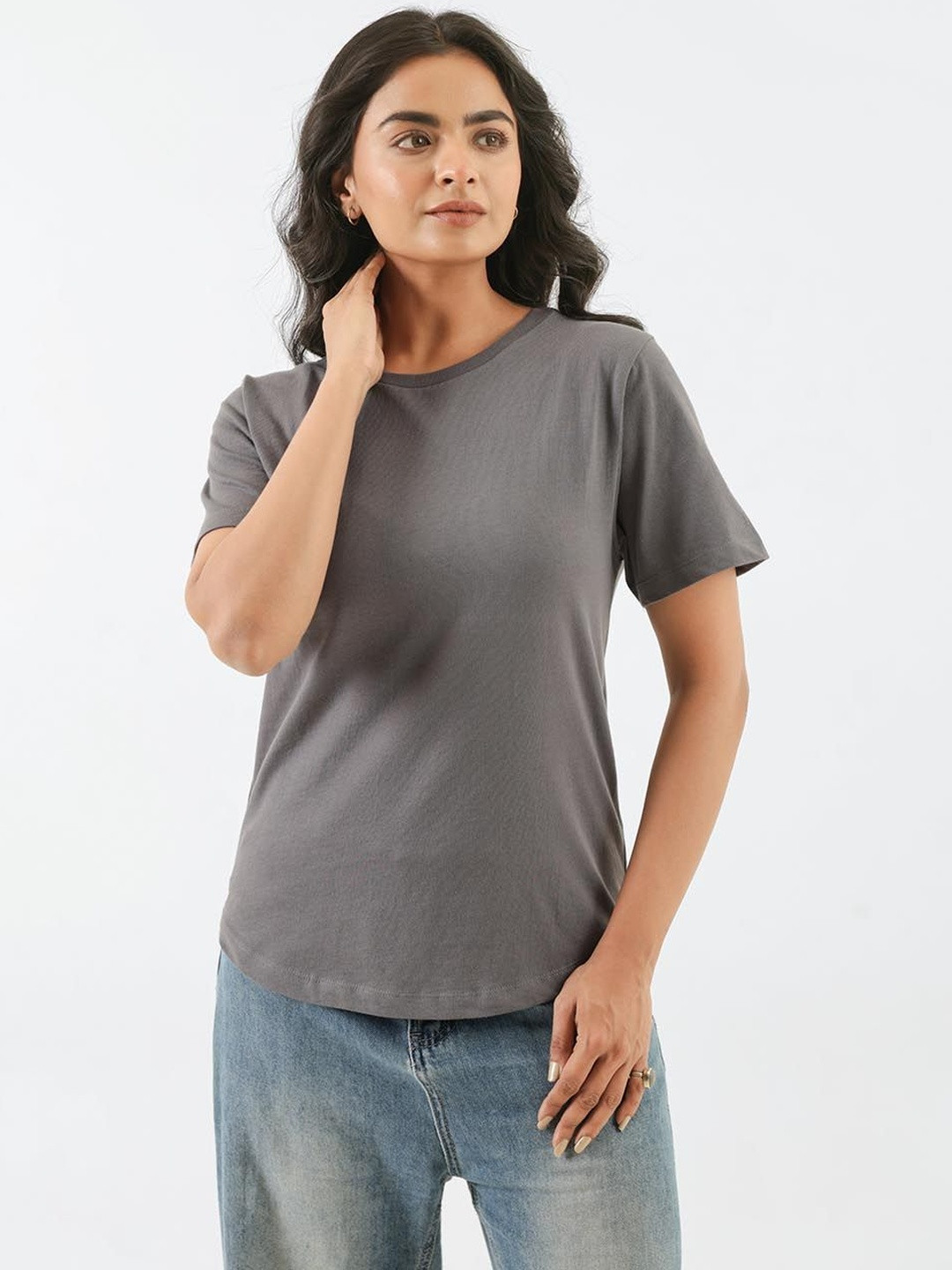 SAADAA Women T-shirt