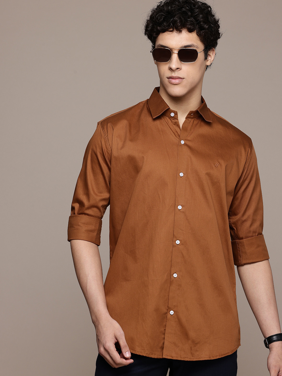 DIVISIVE Men Slim Fit Casual Shirt