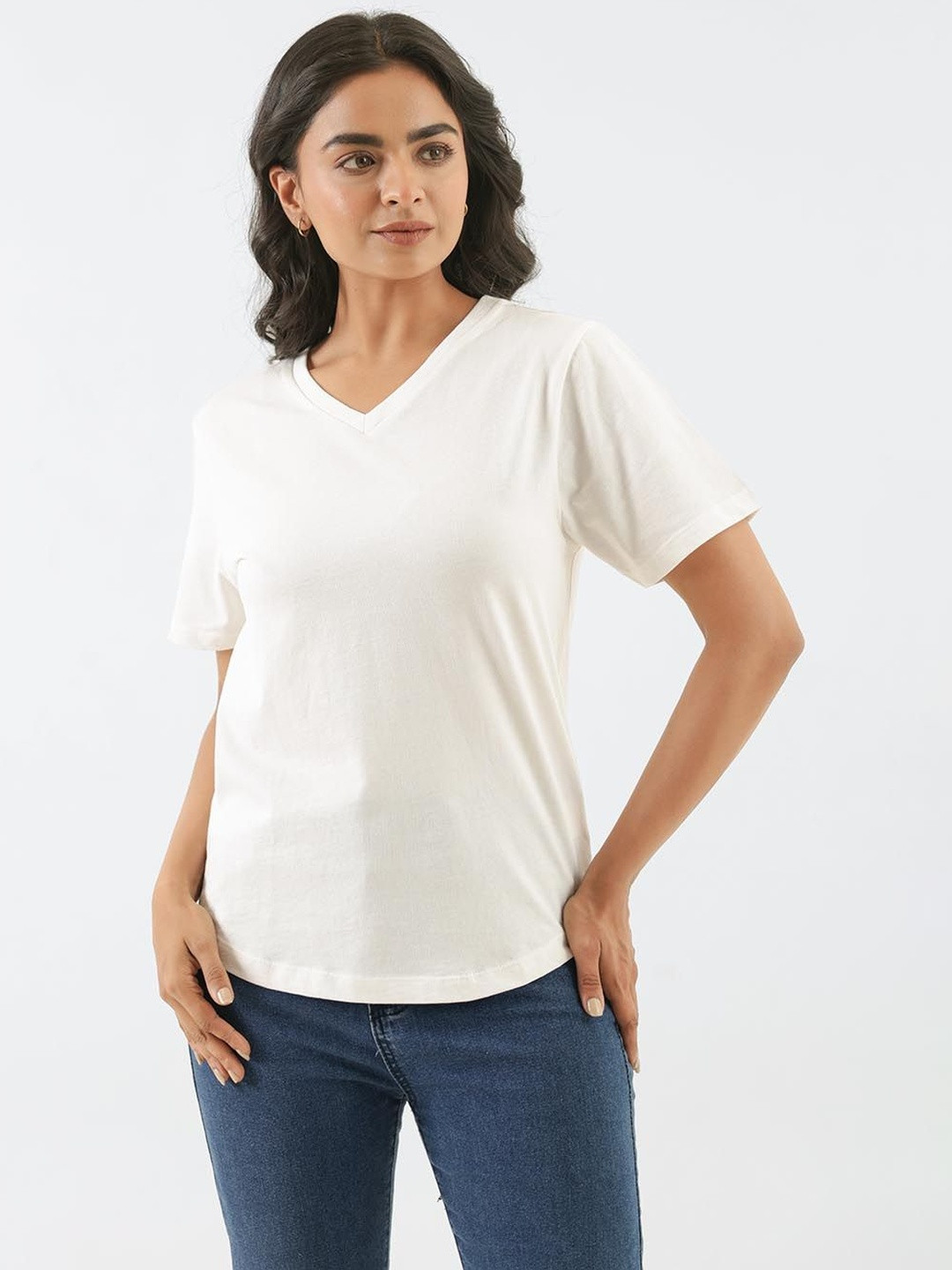 SAADAA Women V-Neck T-shirt