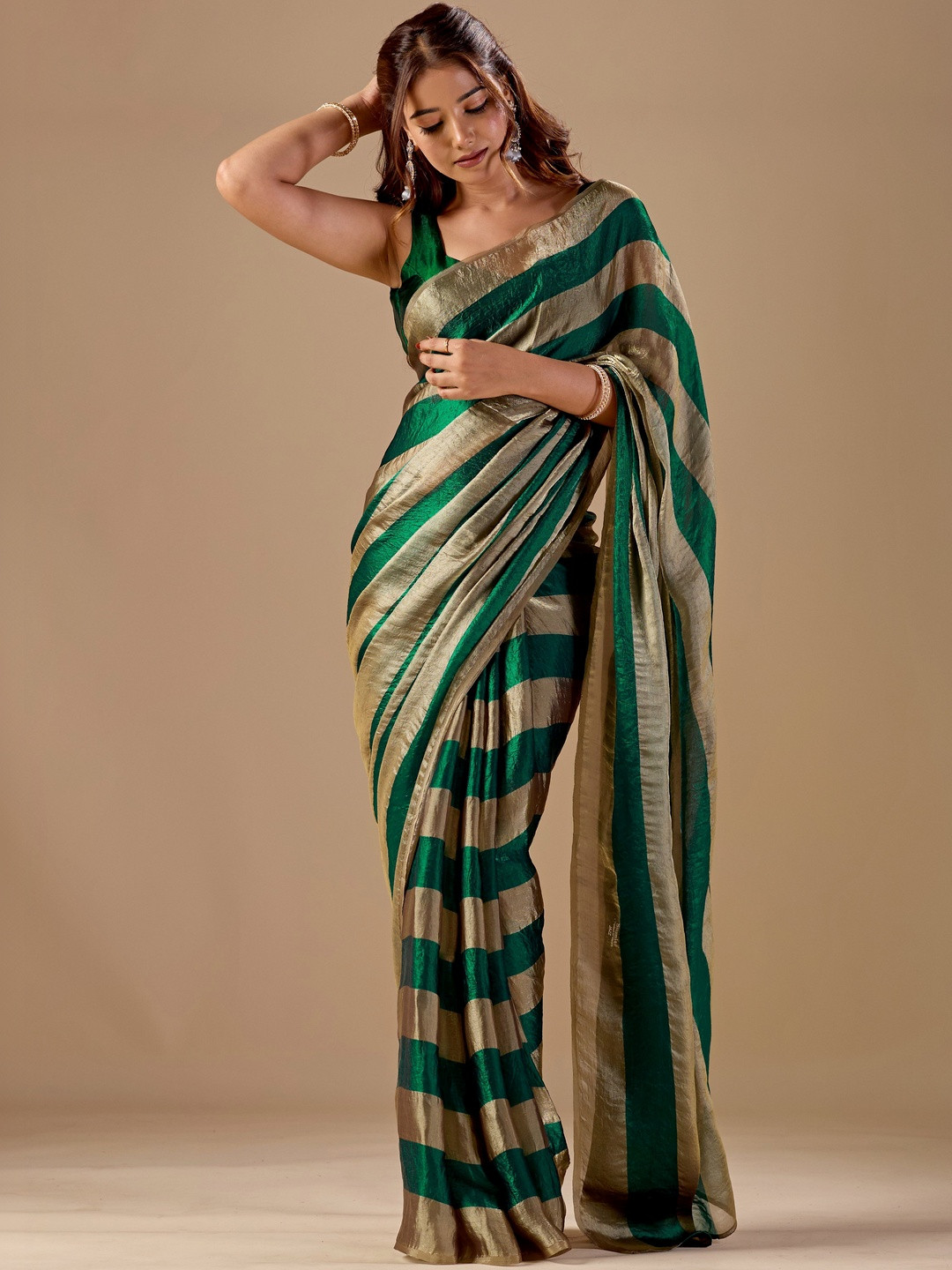 KIYAA FASHION Striped Organza Saree