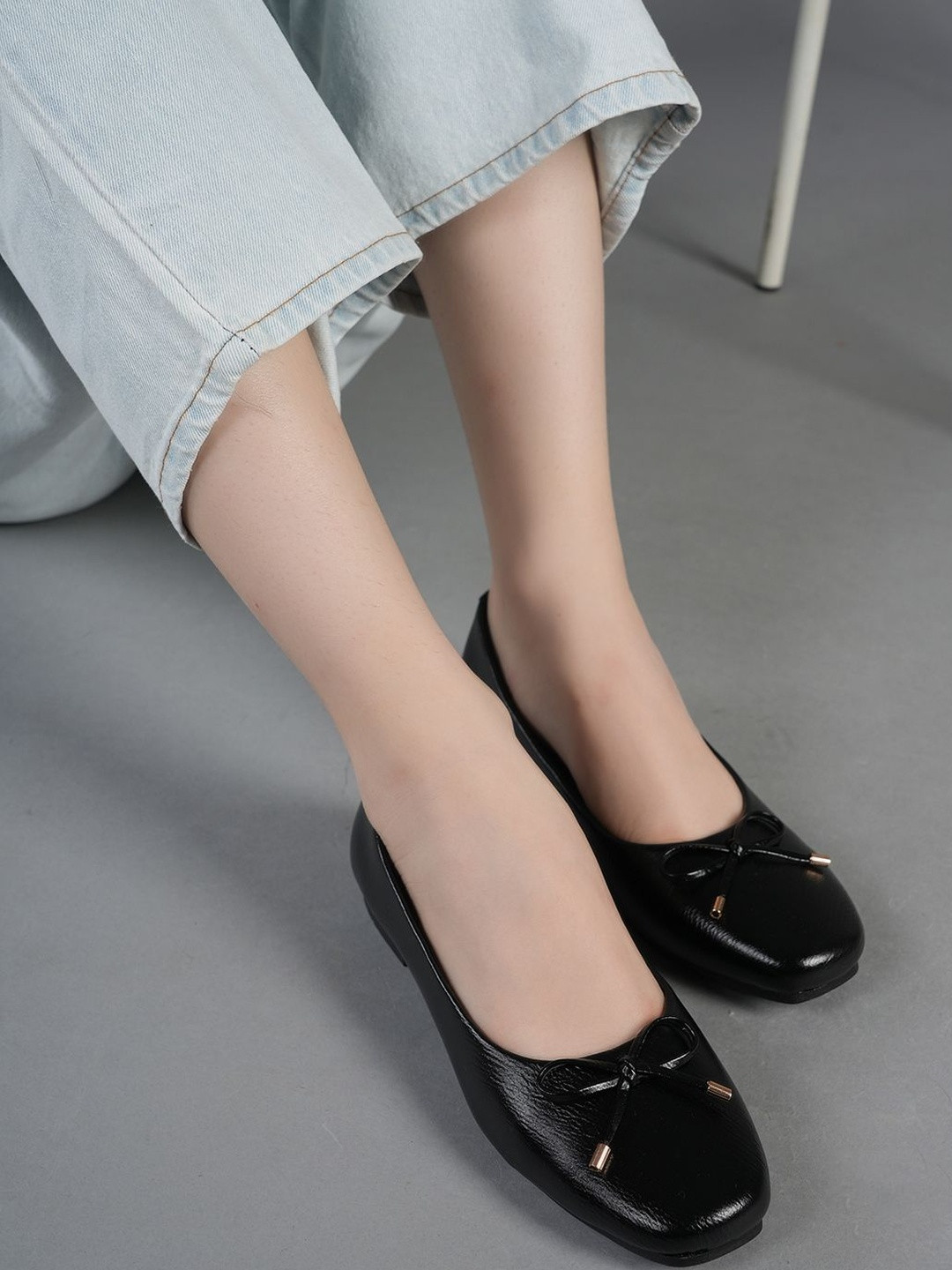 Liscott Women Mules with Bows Flats