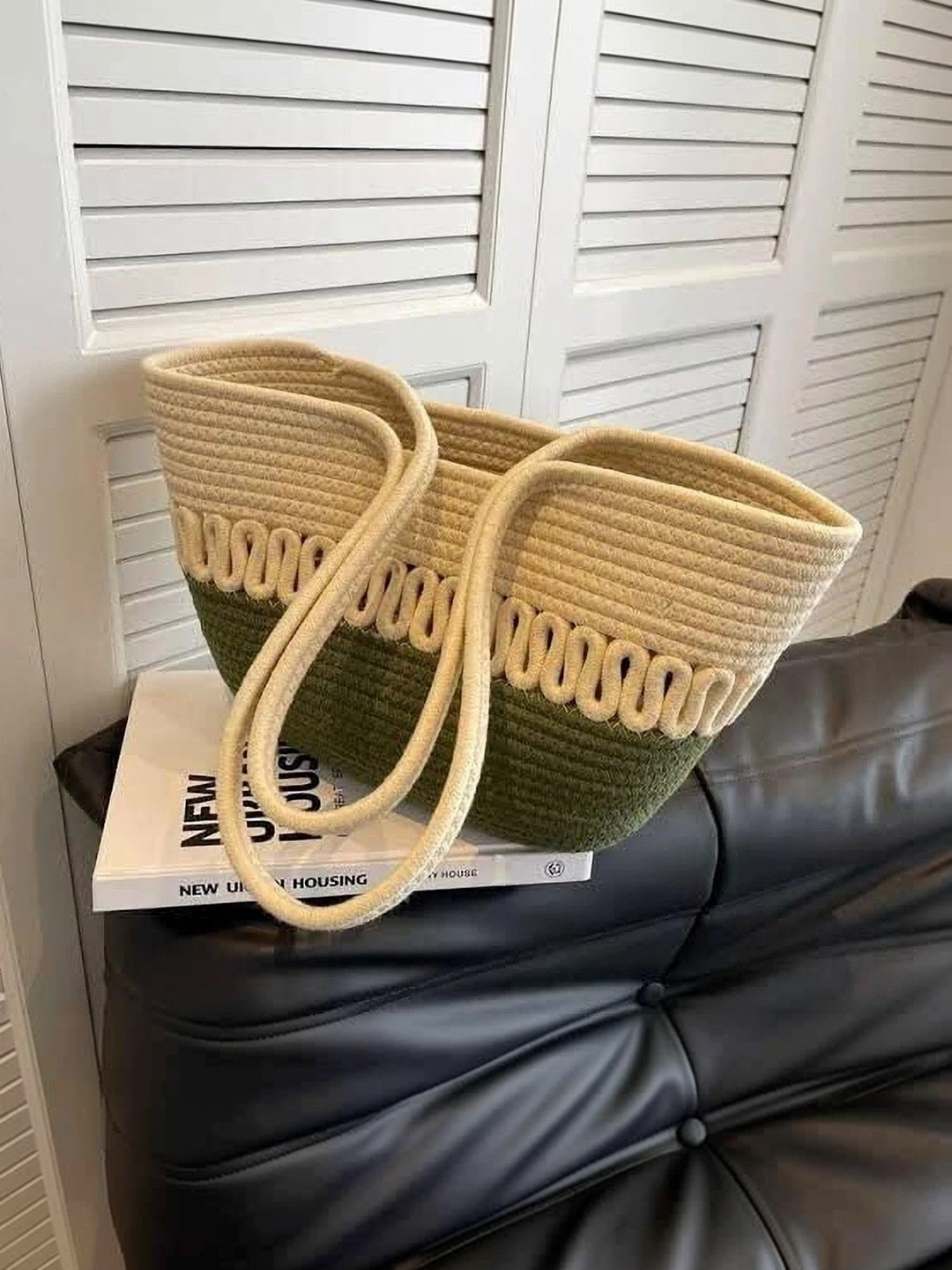 DYARCHY Colourblocked Bucket Tote Bag