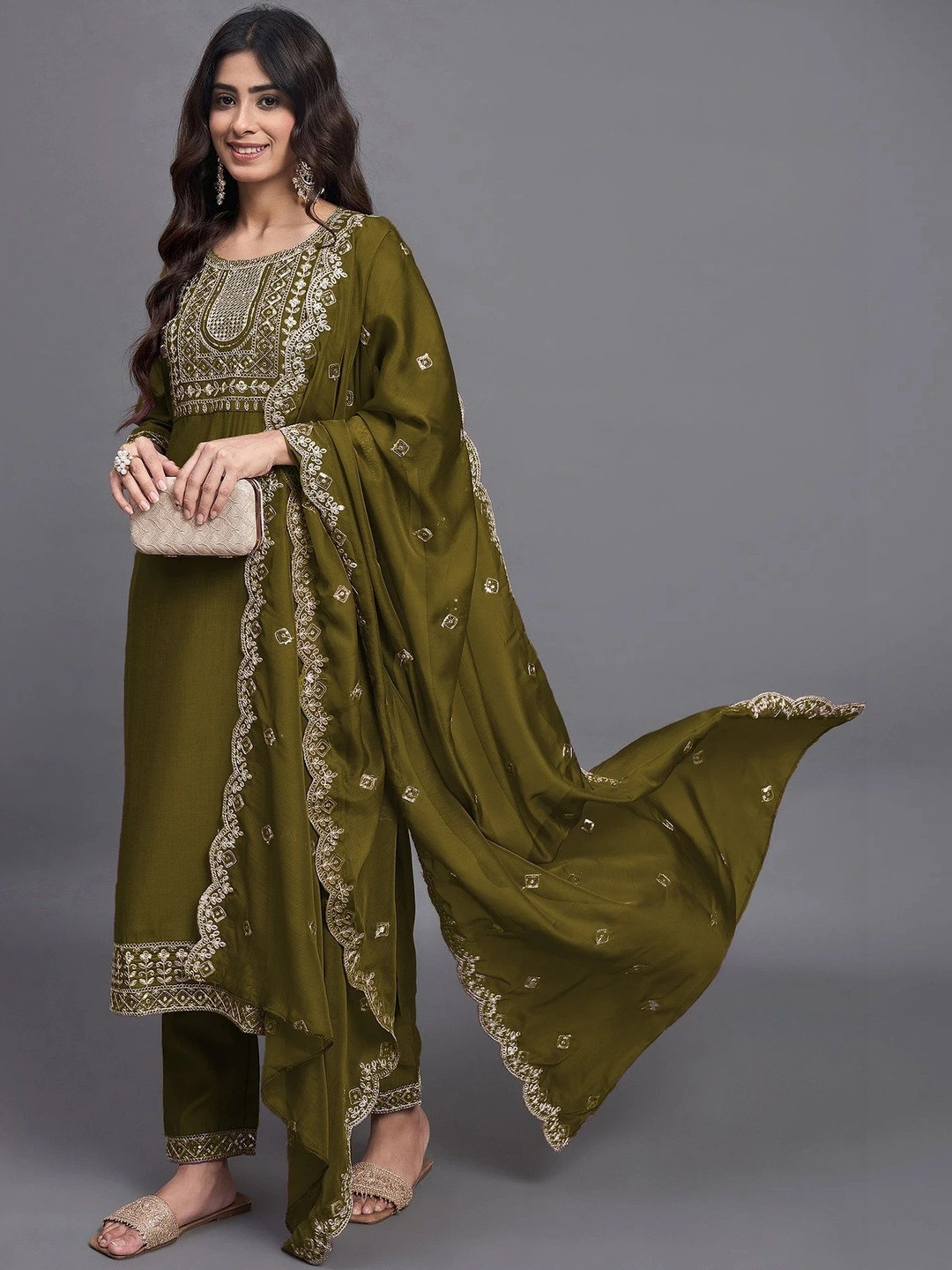 kiyooclothing Women Ethnic Motifs Embroidered Regular Thread Work Kurta with Trousers & With Dupatta