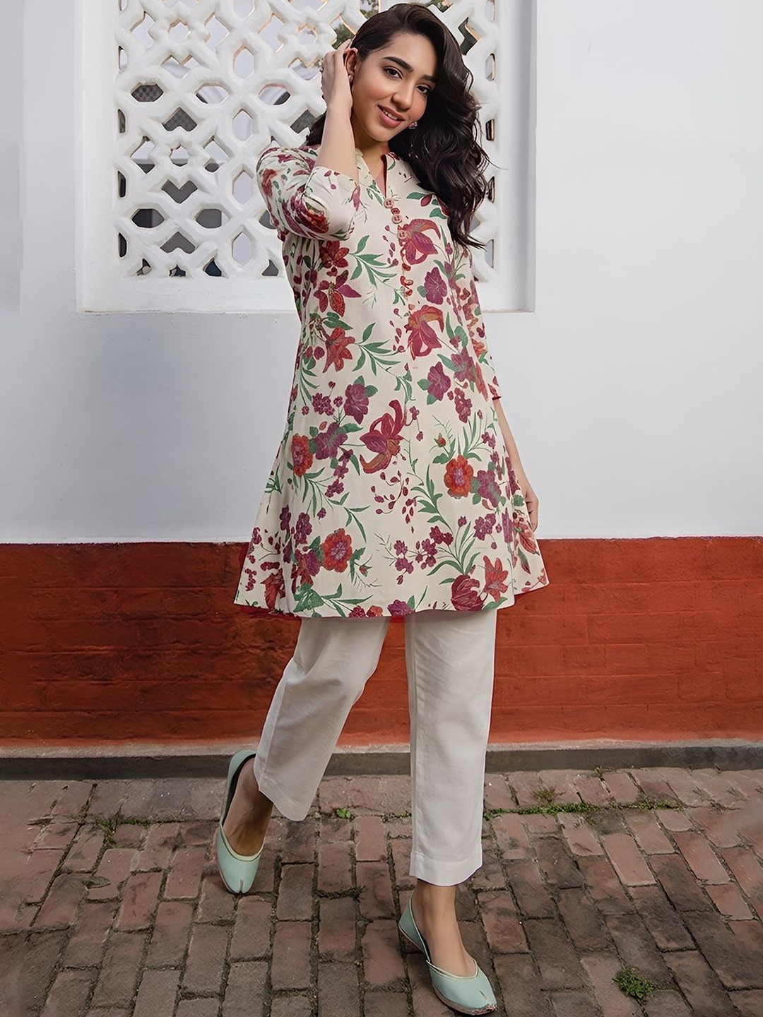 Janasya Women Cream Cotton Floral Printed Straight Tunic
