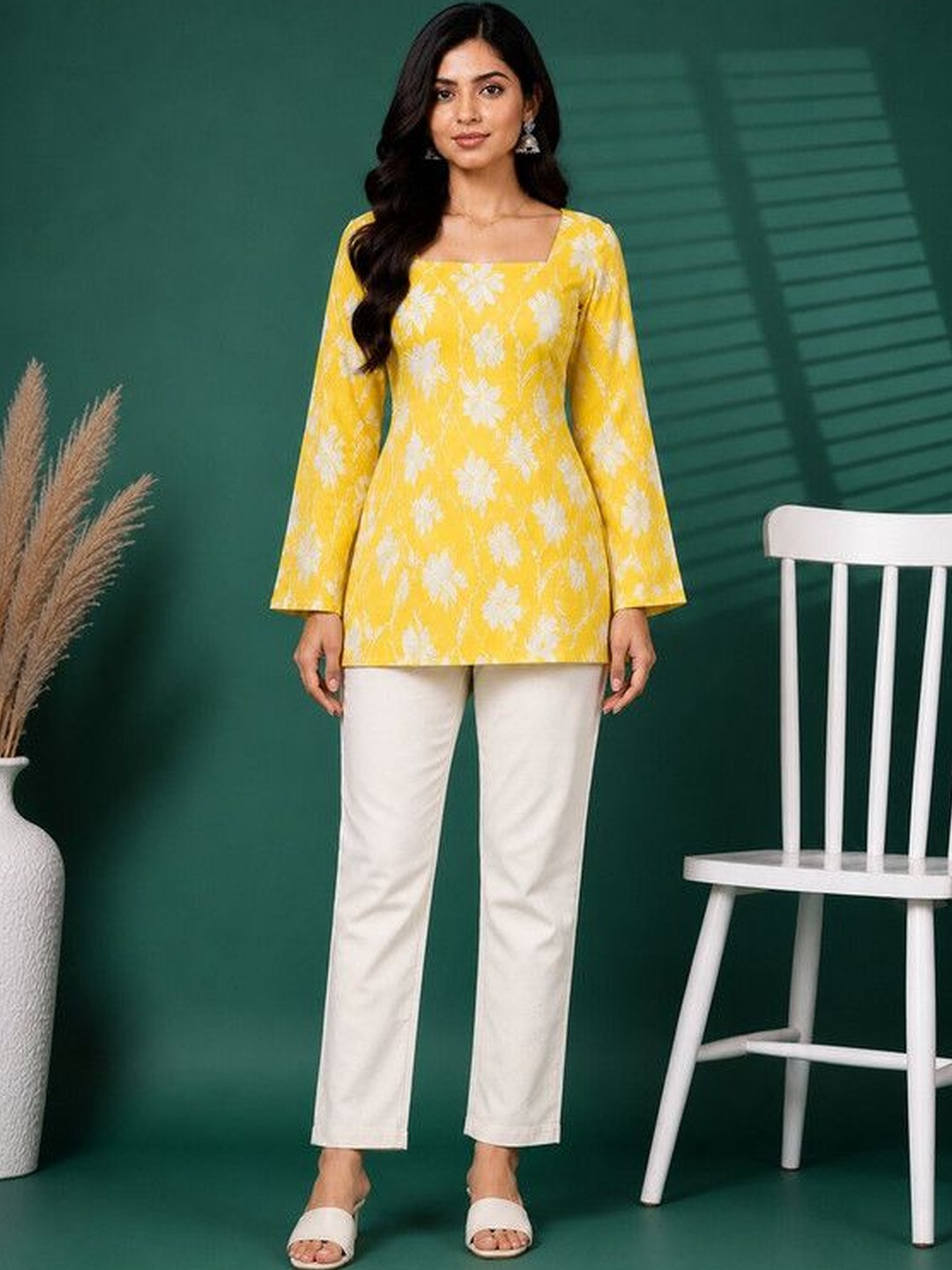 ALENJAN Floral Printed Square Neck Kurti