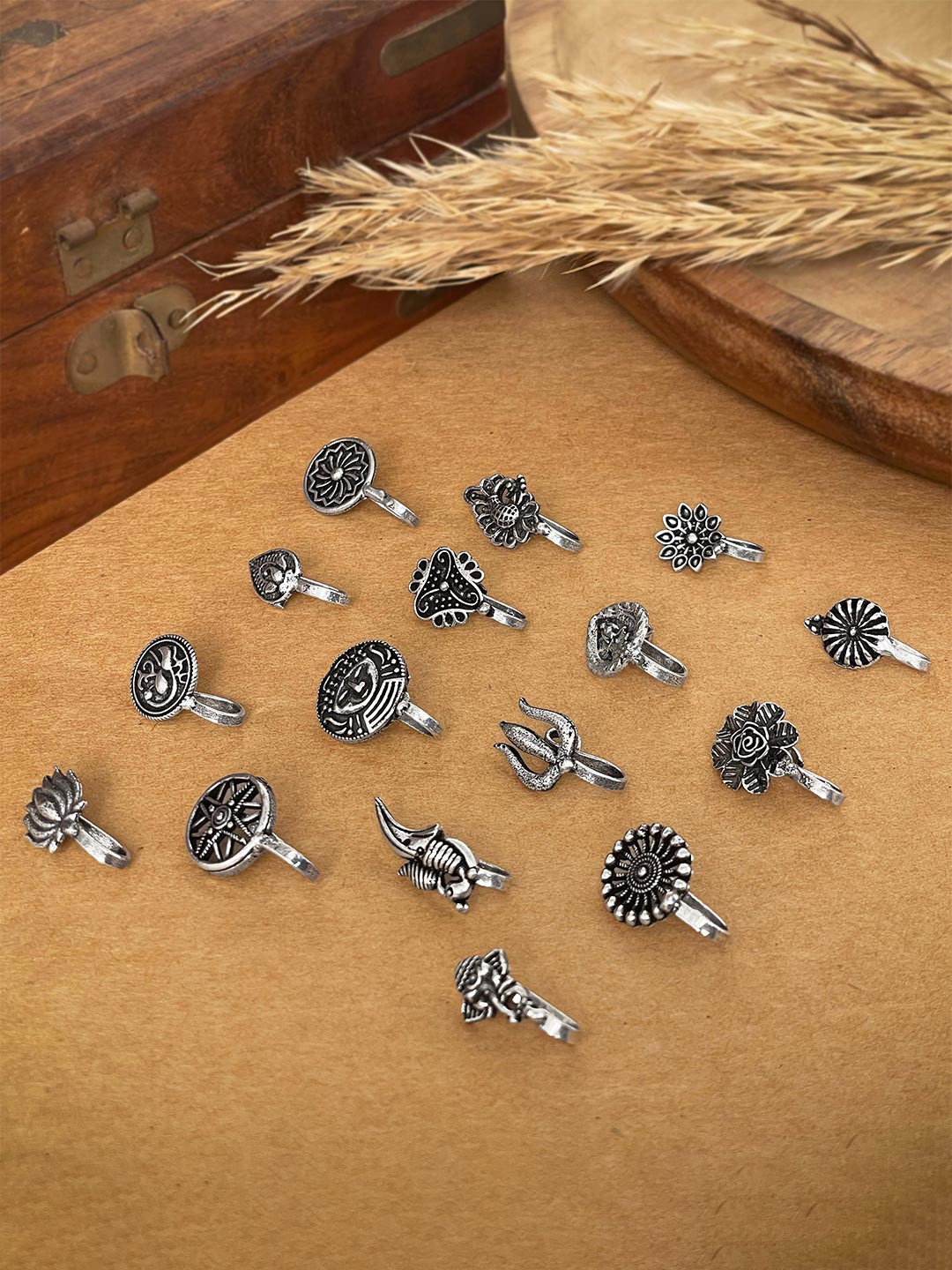 NAMAN ARTS Silver-Plated Stud Nosepin