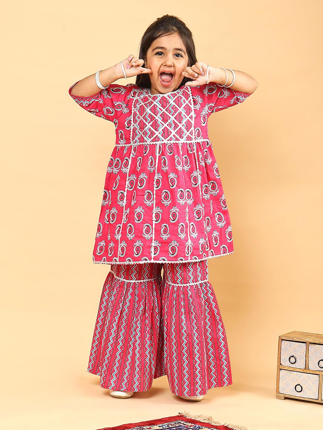 Superminis Girls Ethnic Motifs Printed Gotta Patti Pure Cotton Kurta with Sharara