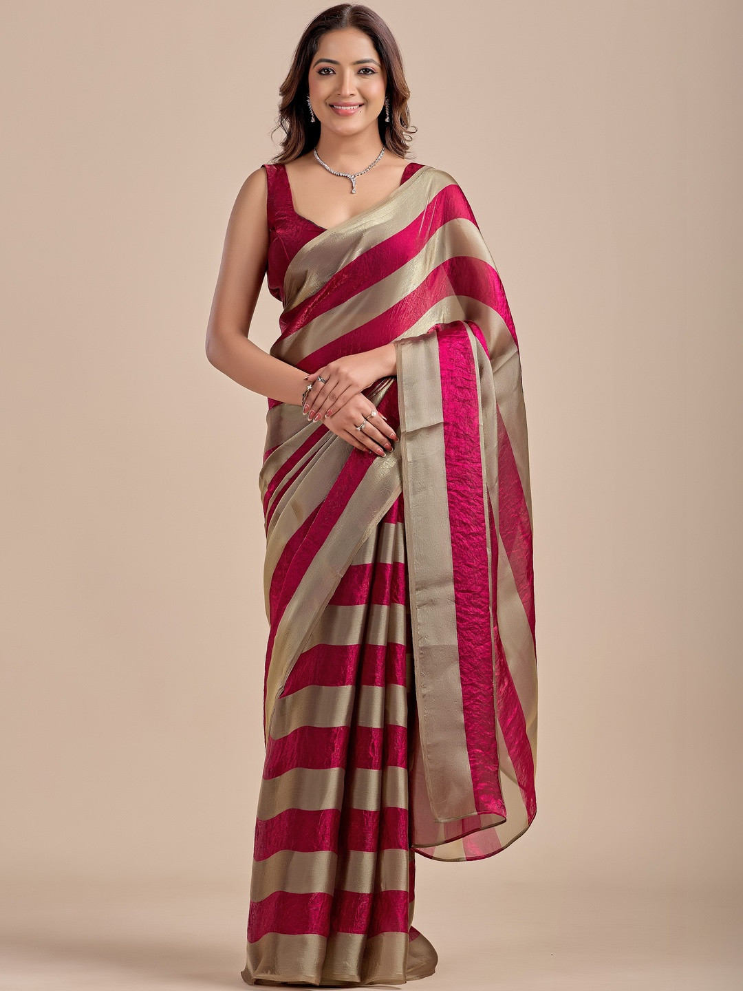 KIYAA FASHION Striped Organza Saree