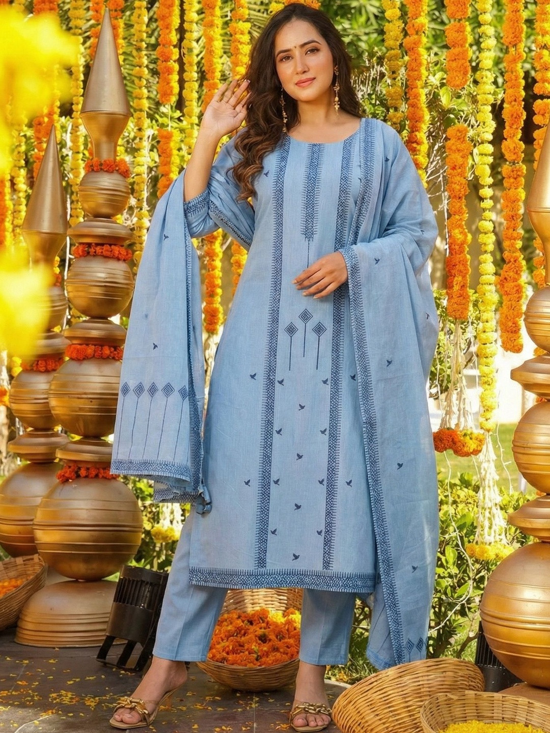 Jinal & Jinal Women Ethnic Motifs Printed Regular Pure Cotton Kurta with Trousers & With Dupatta