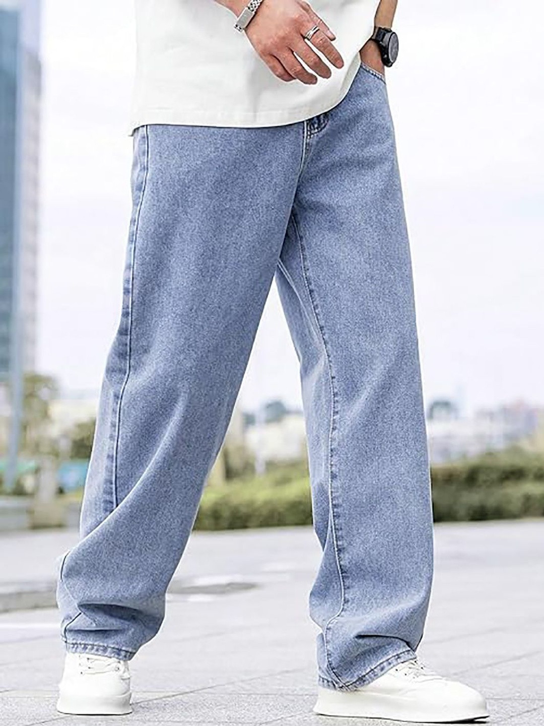 KARVENS Men Relaxed Fit Mid-Rise Light Fade Stretchable Jeans