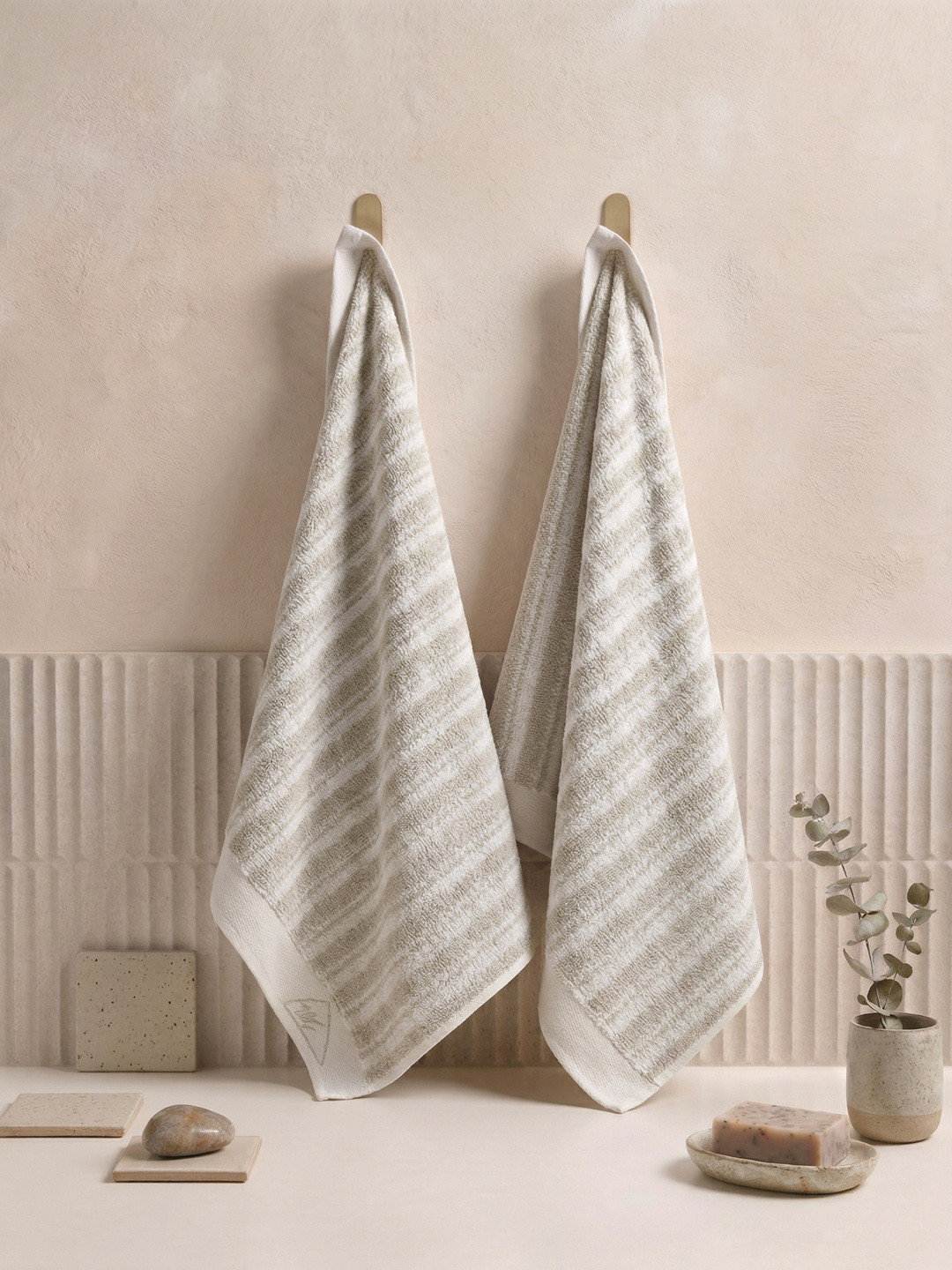 Monte Carlo 2-Pcs Beige & White Textured Pure Cotton 380 GSM Hand Towels