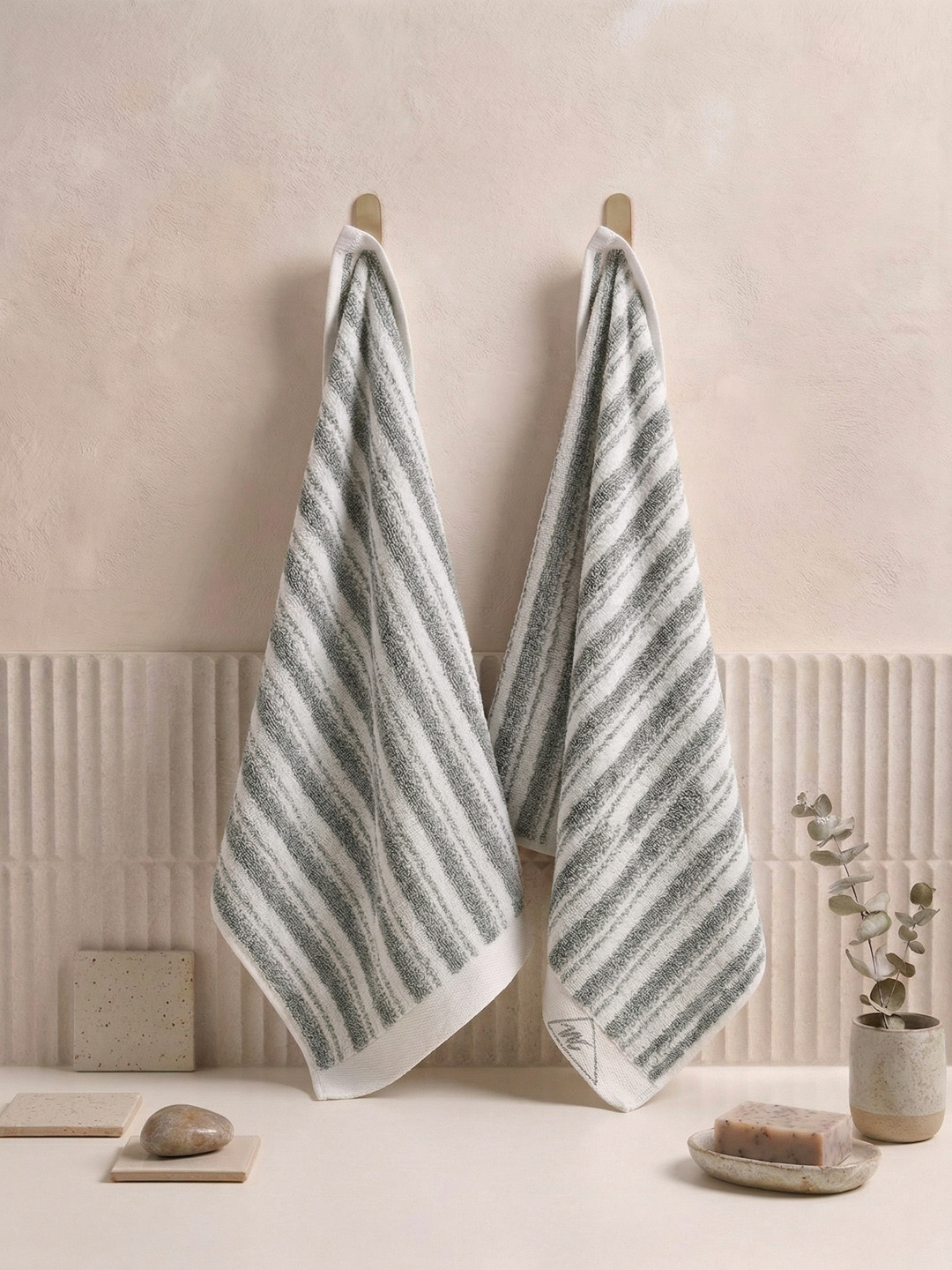 Monte Carlo 2-Pcs Green & White Striped Pure Cotton 500 GSM Hand Towels