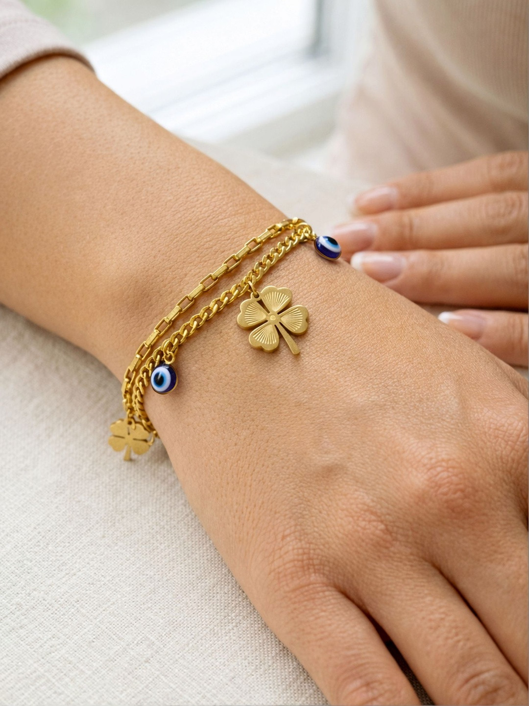 ARTKLIM Women Brass Cubic Zirconia Gold-Plated Charm Bracelet