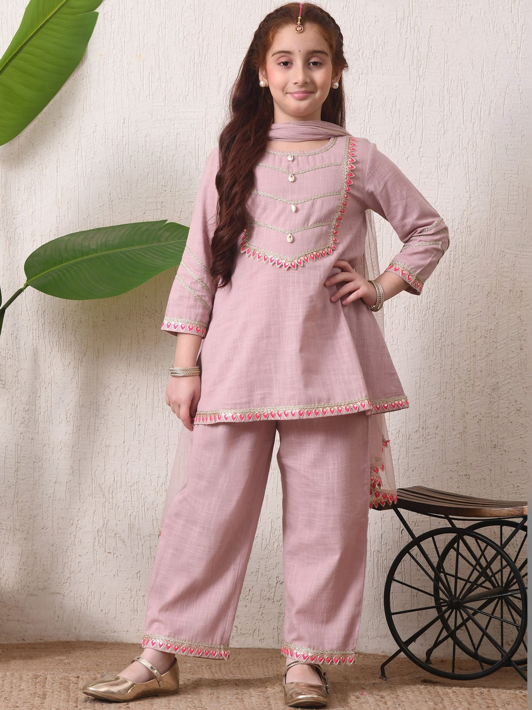 Indi-Loom Couture Girls Regular Gotta Patti Pure Cotton Kurta with Trousers & With Dupatta