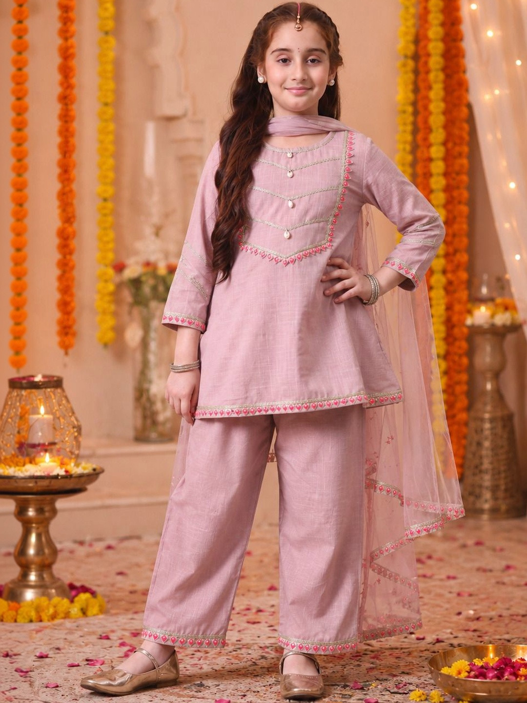 House of Pataudi Girls Pure Cotton Round Neck Kurti & Trousers With Dupatta
